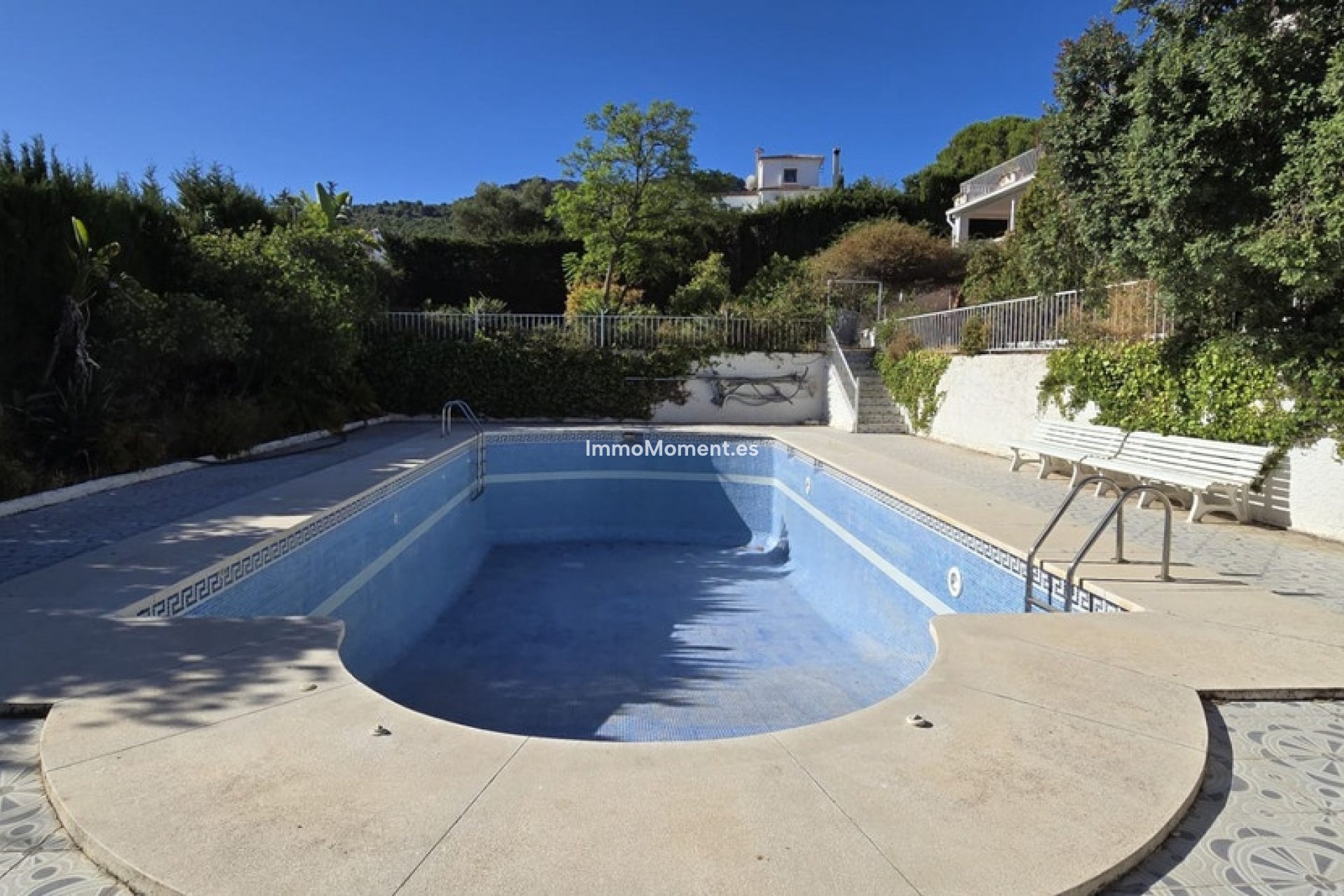 Wiederverkauf - Freistehende Villa -   Inländisch - Alhaurín de la Torre