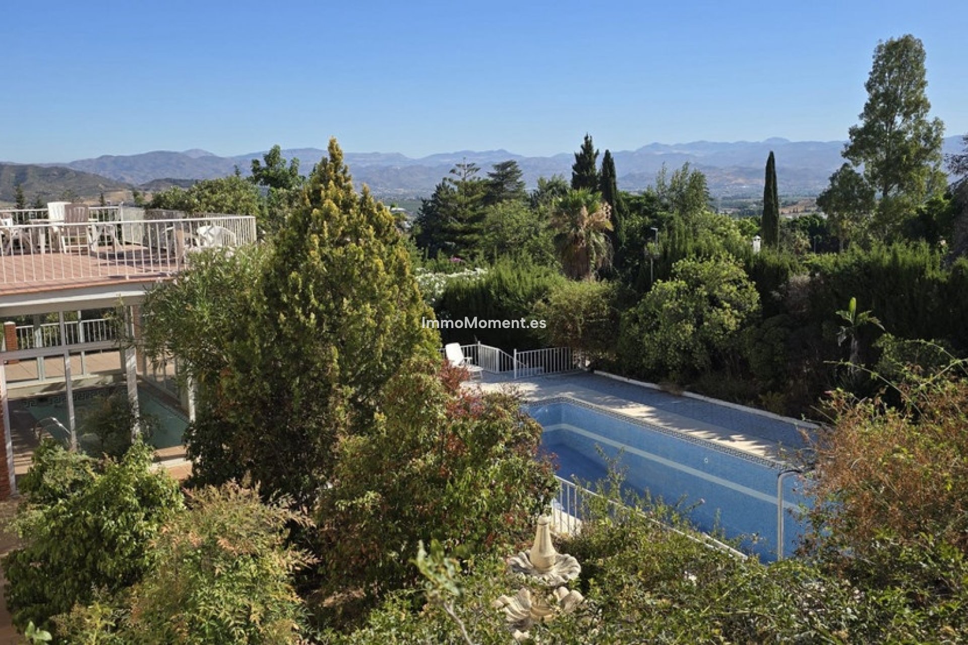 Wiederverkauf - Freistehende Villa -   Inländisch - Alhaurín de la Torre