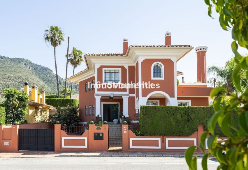 Wiederverkauf - Freistehende Villa -   Inländisch - Alhaurín de la Torre