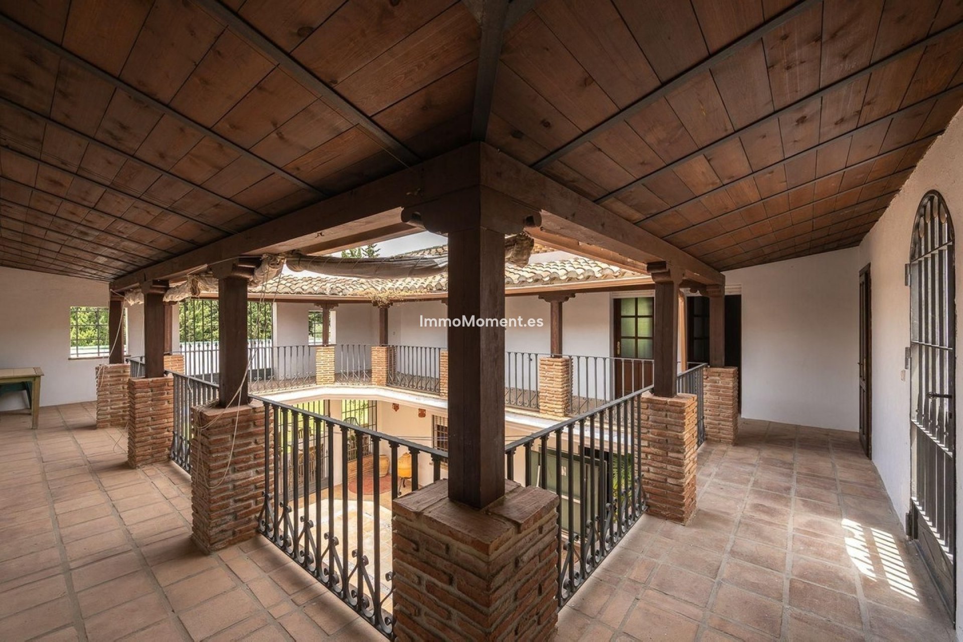 Wiederverkauf - Freistehende Villa -   Inländisch - Alhaurín el Grande Centro