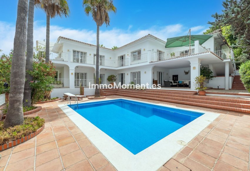 Wiederverkauf - Freistehende Villa -   Inländisch - Alhaurín el Grande Centro