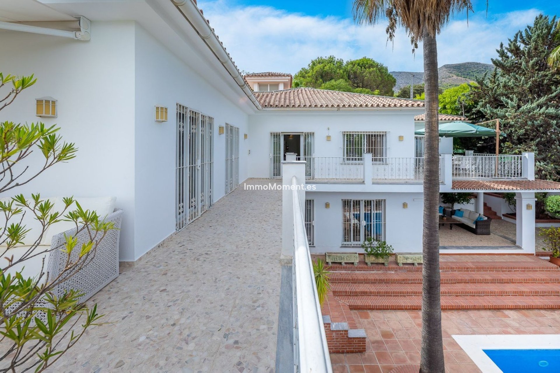 Wiederverkauf - Freistehende Villa -   Inländisch - Alhaurín el Grande Centro