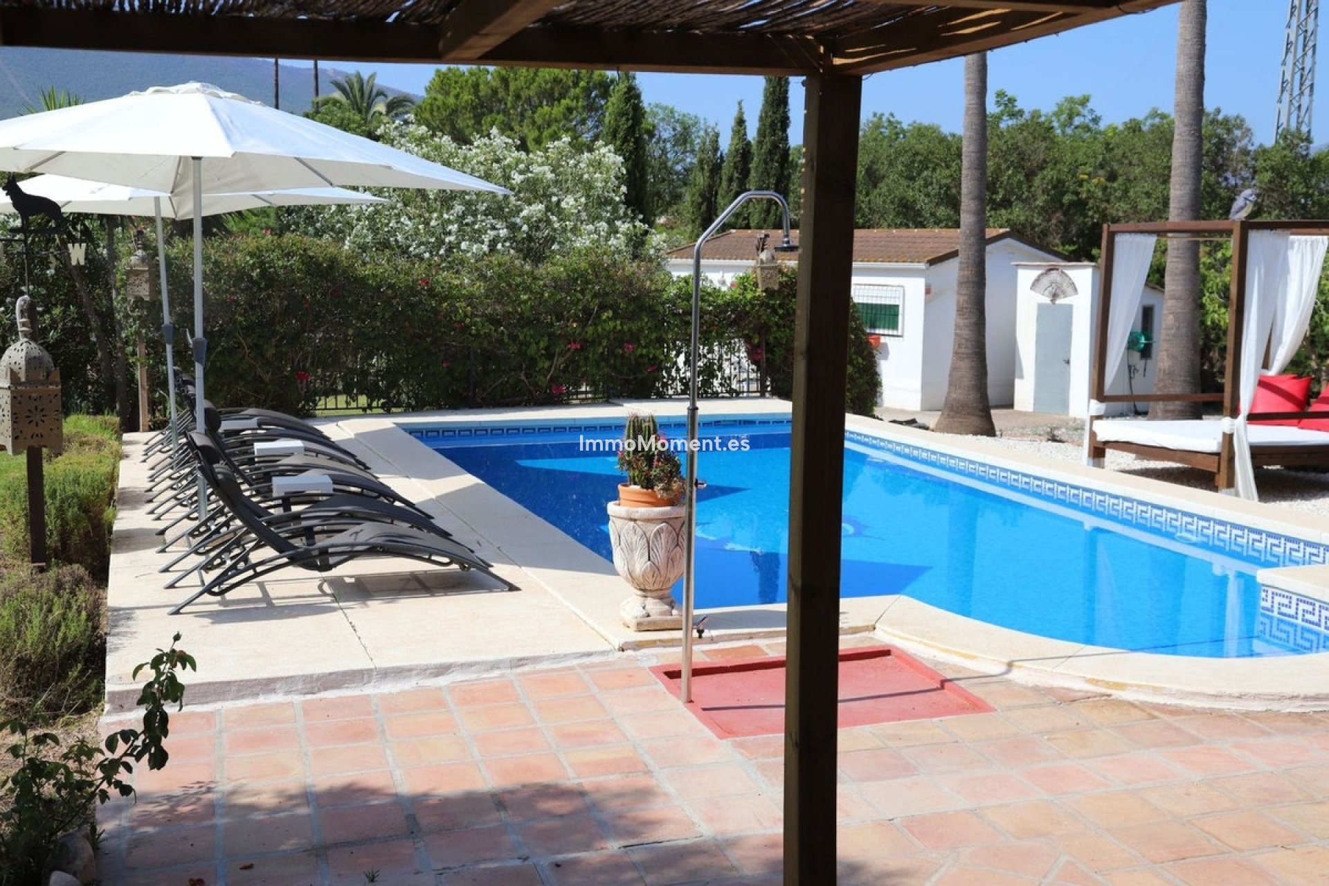Wiederverkauf - Freistehende Villa -   Inländisch - Alhaurín el Grande Centro