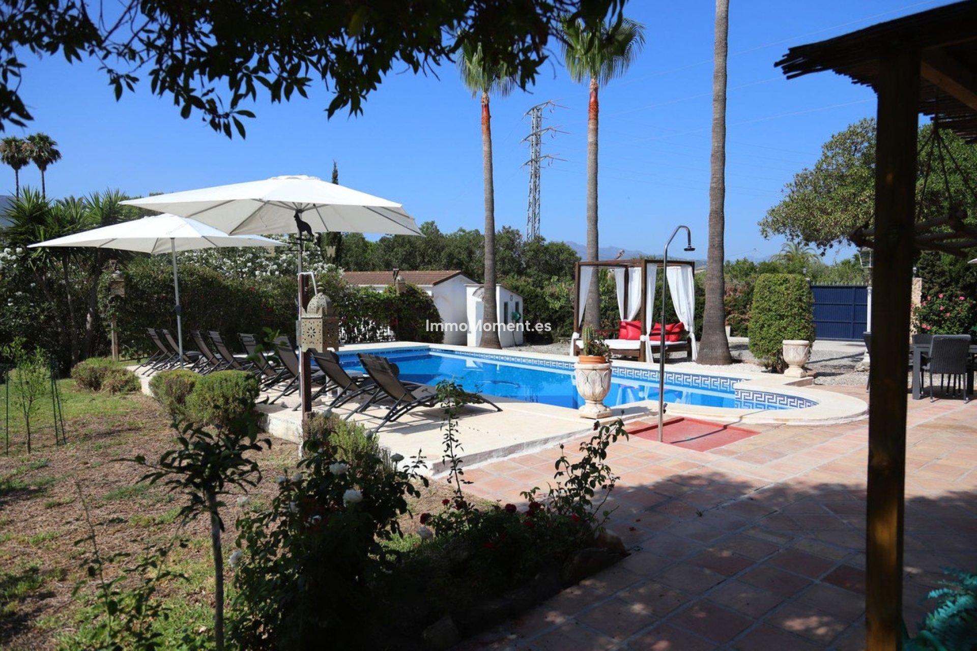 Wiederverkauf - Freistehende Villa -   Inländisch - Alhaurín el Grande Centro