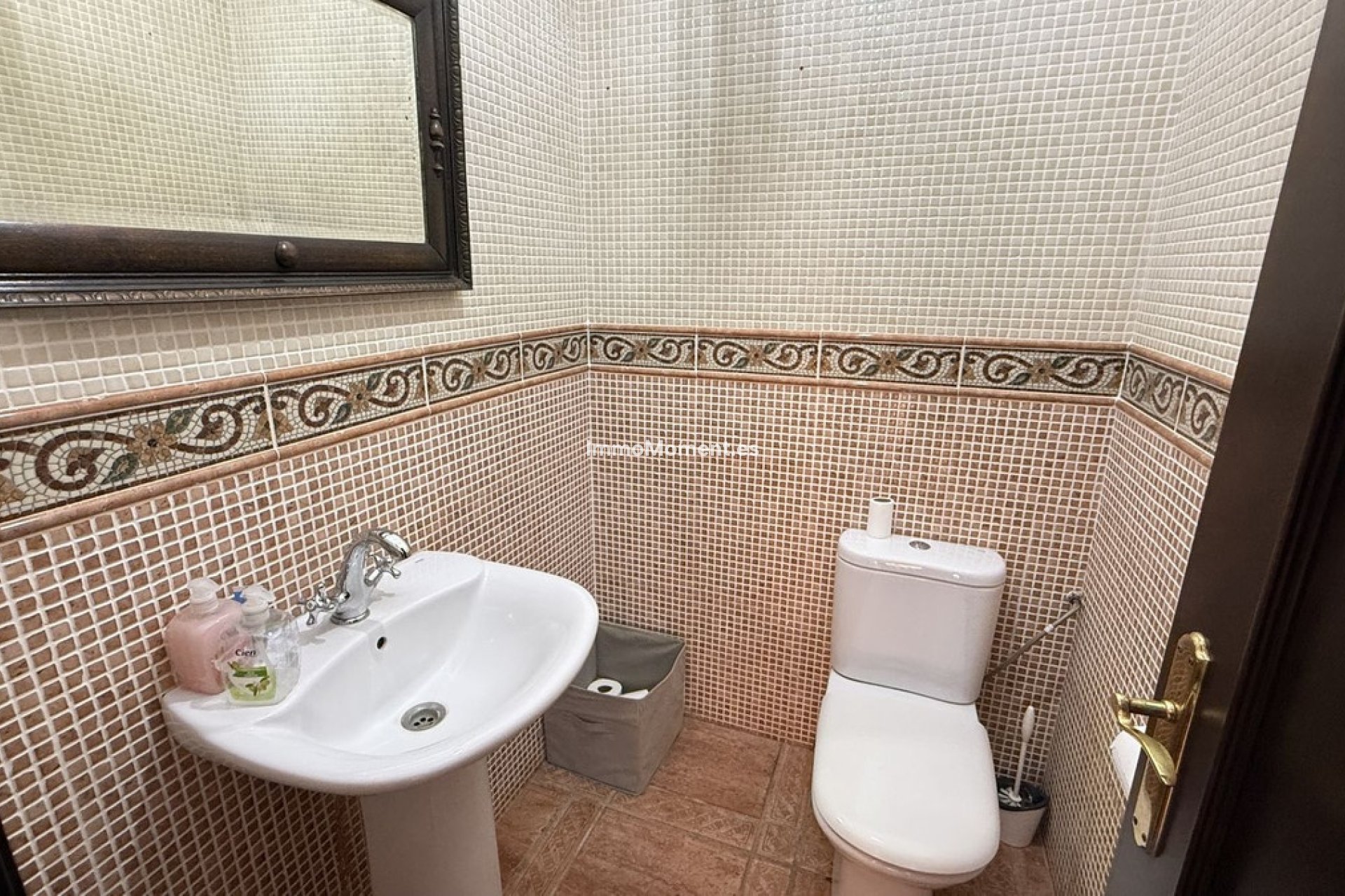 Wiederverkauf - Freistehende Villa -   Inländisch - Alhaurín el Grande Centro