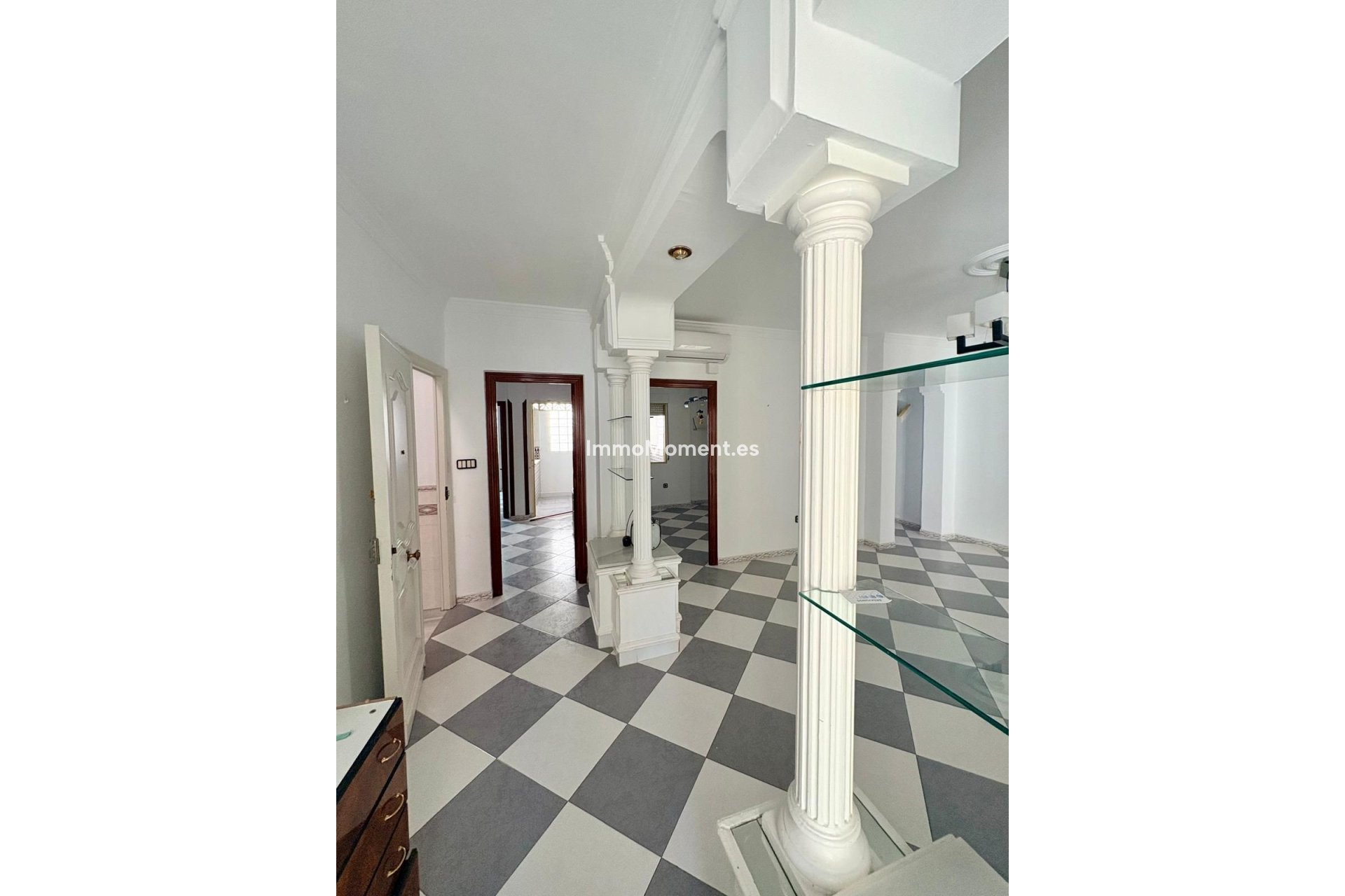 Wiederverkauf - Freistehende Villa -   Inländisch - Alhaurín el Grande Centro