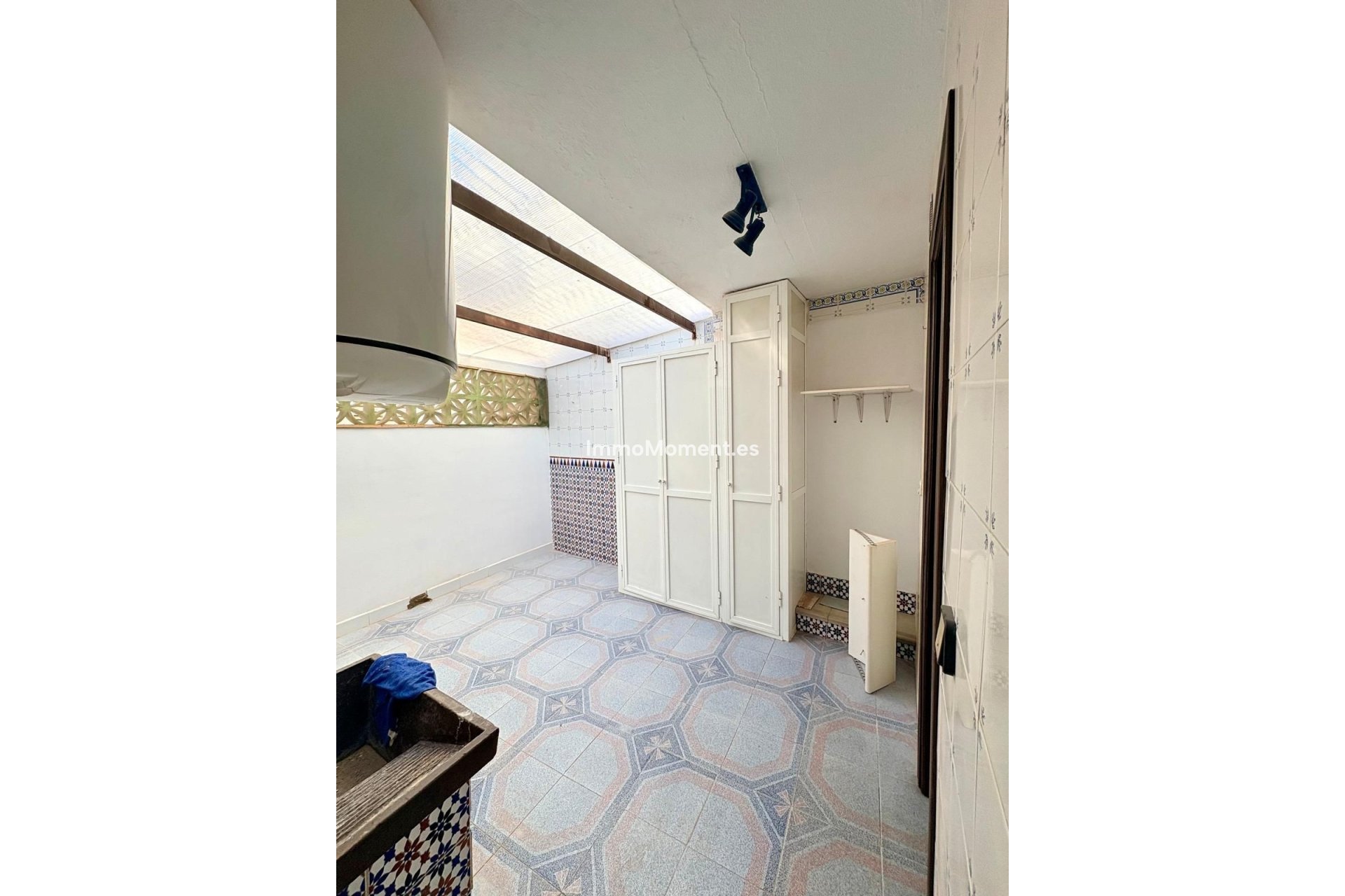 Wiederverkauf - Freistehende Villa -   Inländisch - Alhaurín el Grande Centro
