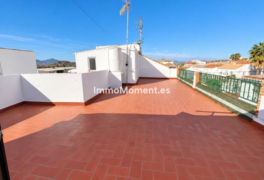 Wiederverkauf - Freistehende Villa -   Inländisch - Alhaurín el Grande Centro