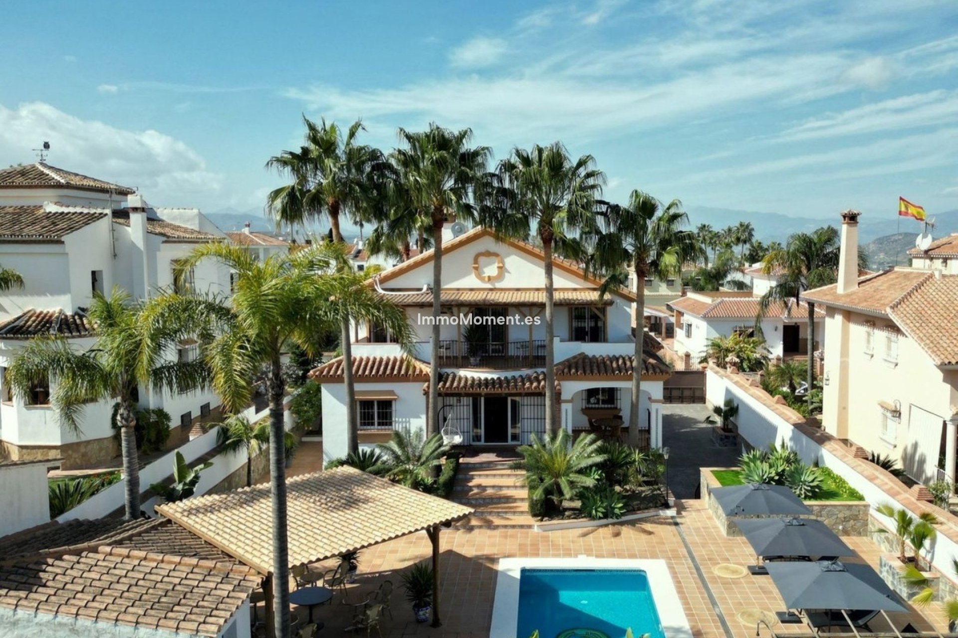 Wiederverkauf - Freistehende Villa -   Inländisch - Alhaurín el Grande Centro