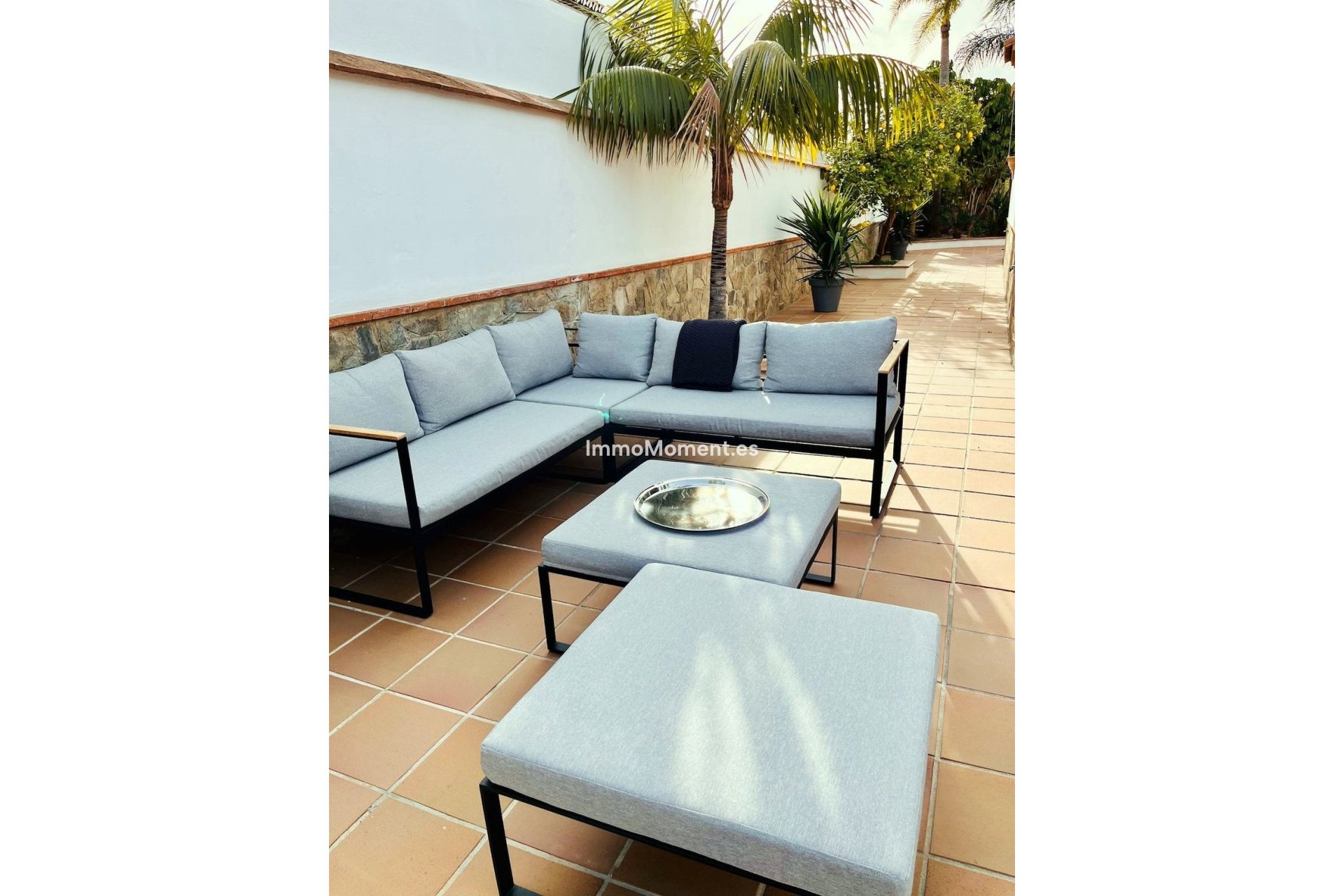 Wiederverkauf - Freistehende Villa -   Inländisch - Alhaurín el Grande Centro