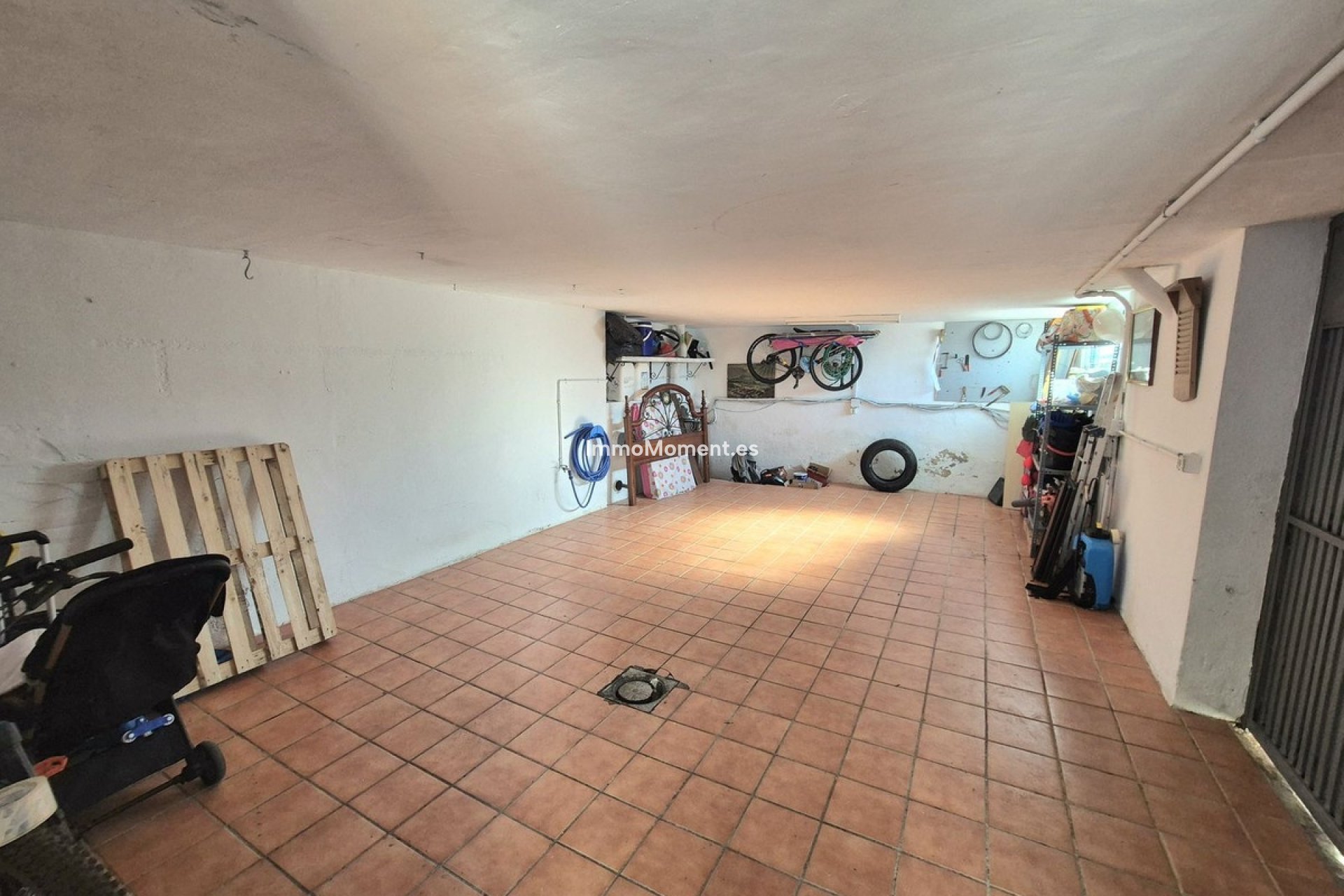 Wiederverkauf - Freistehende Villa -   Inländisch - Alhaurín el Grande Centro