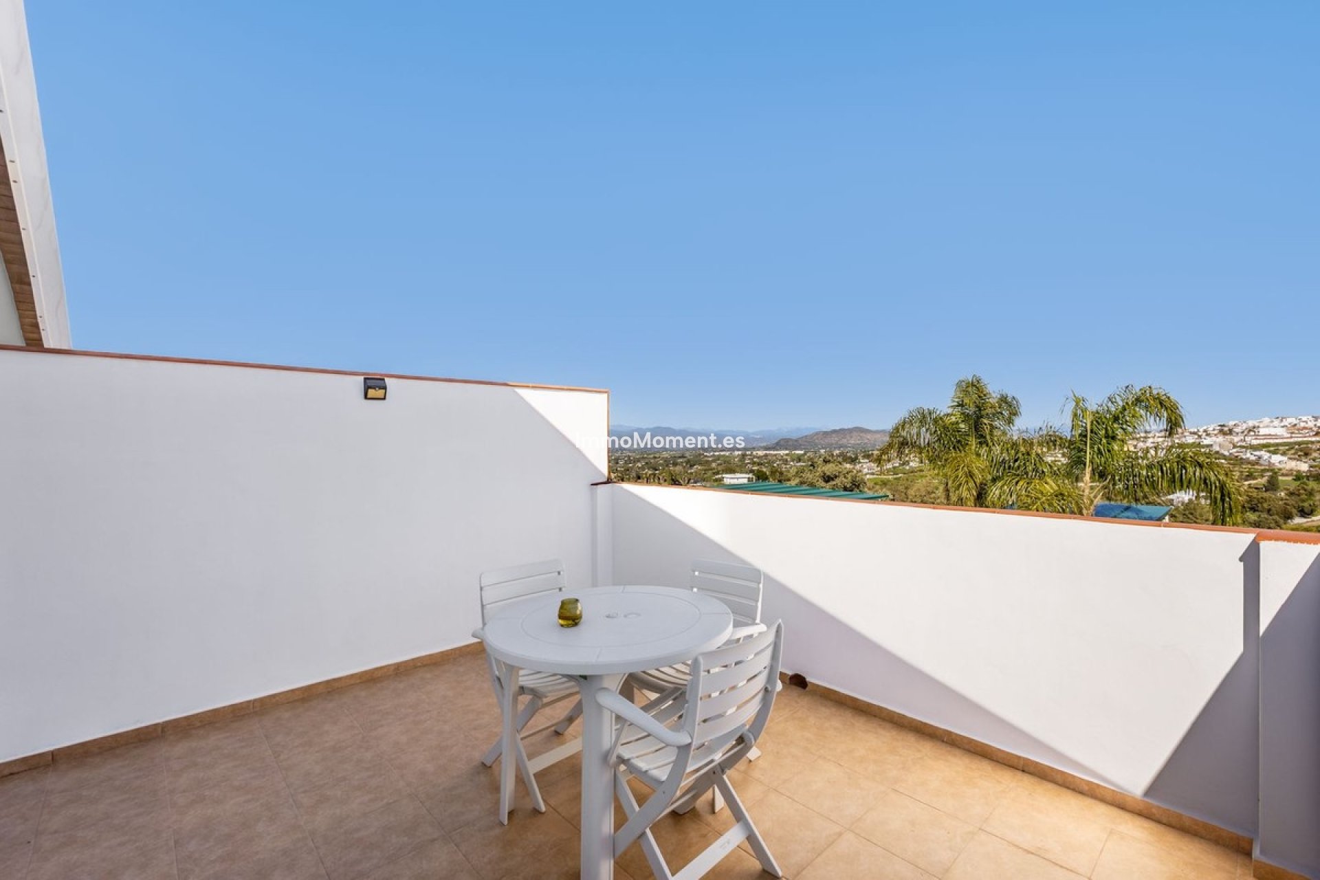 Wiederverkauf - Freistehende Villa -   Inländisch - Alhaurín el Grande Centro