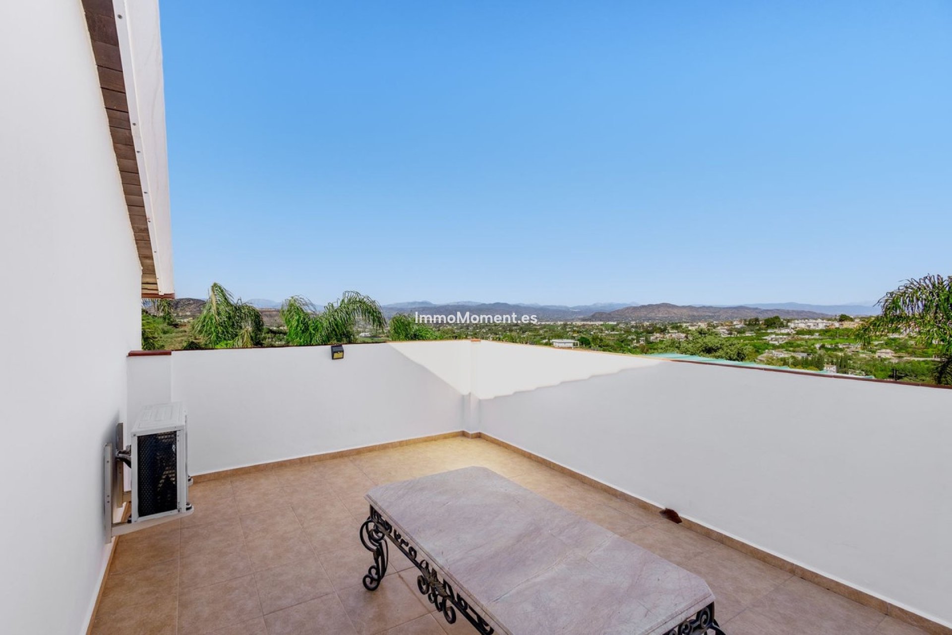 Wiederverkauf - Freistehende Villa -   Inländisch - Alhaurín el Grande Centro