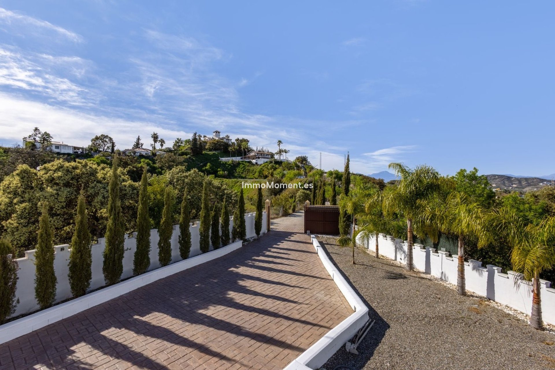 Wiederverkauf - Freistehende Villa -   Inländisch - Alhaurín el Grande Centro