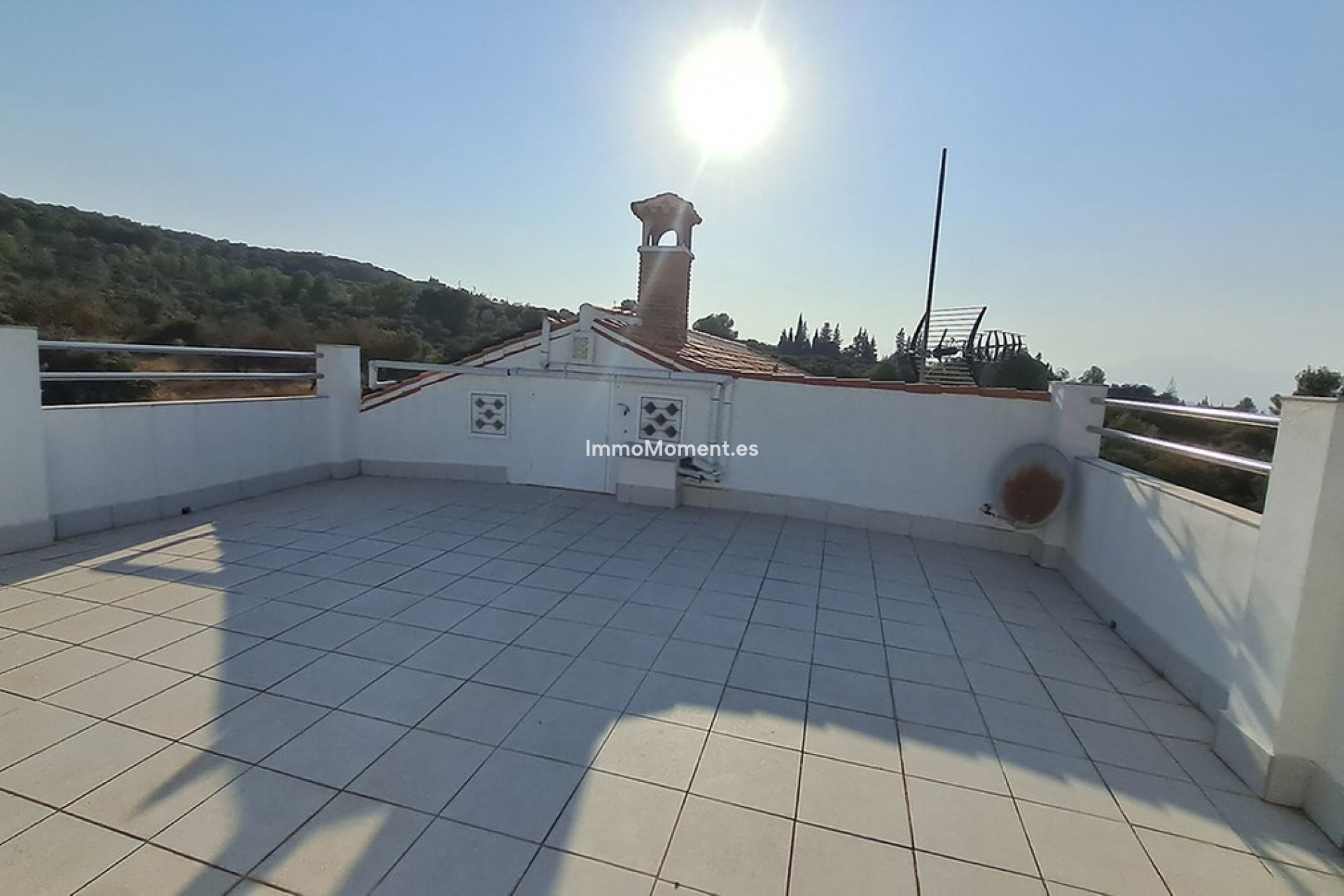 Wiederverkauf - Freistehende Villa -   Inländisch - Alhaurín el Grande Centro