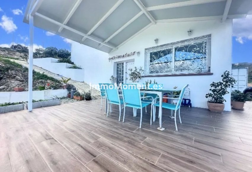 Wiederverkauf - Freistehende Villa -   Inländisch - Alhaurín el Grande Centro