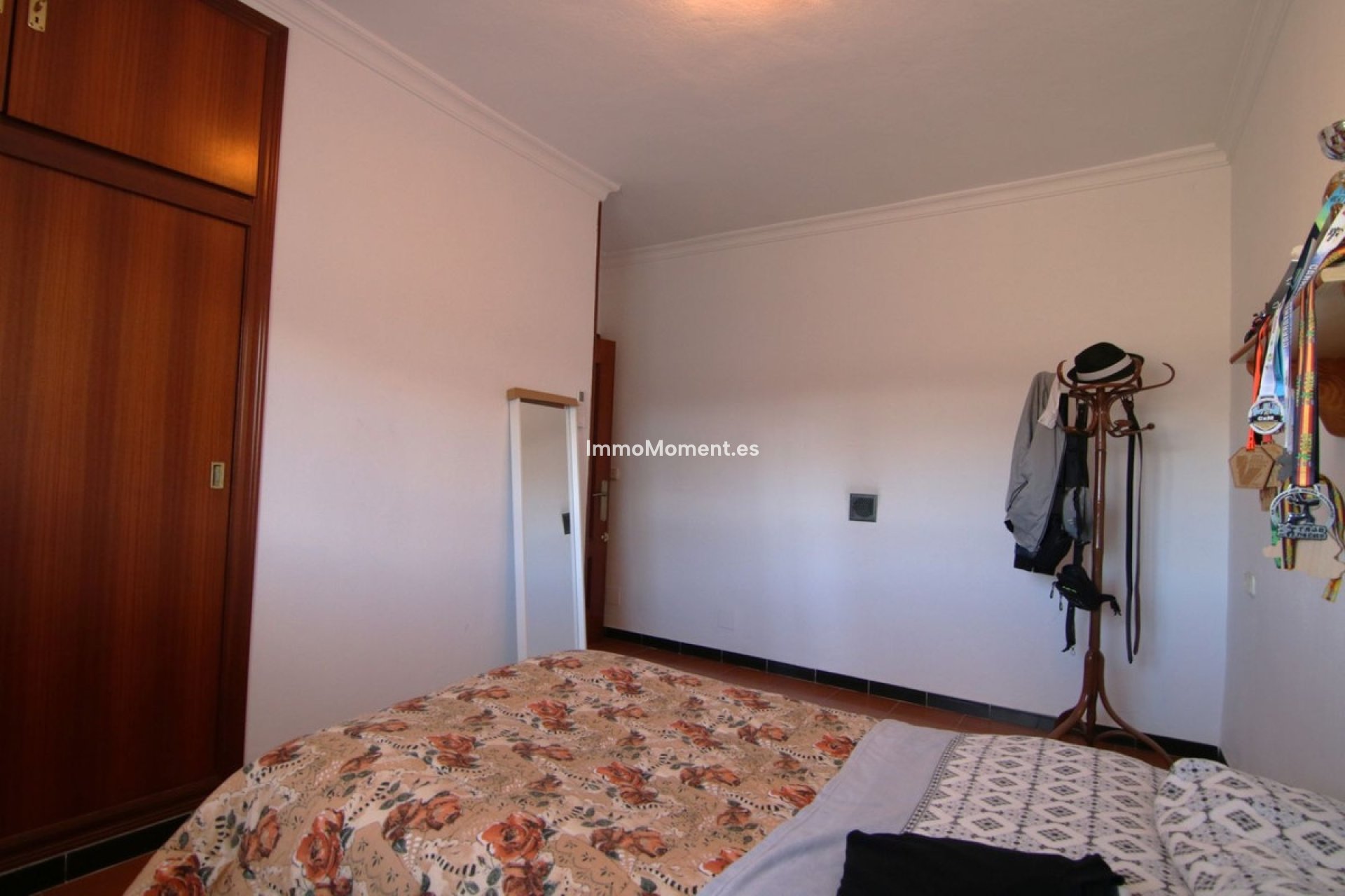Wiederverkauf - Freistehende Villa -   Inländisch - Alhaurín el Grande Centro