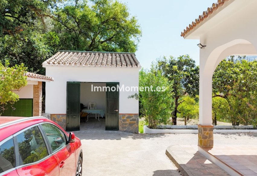 Wiederverkauf - Freistehende Villa -   Inländisch - Alhaurín el Grande Centro