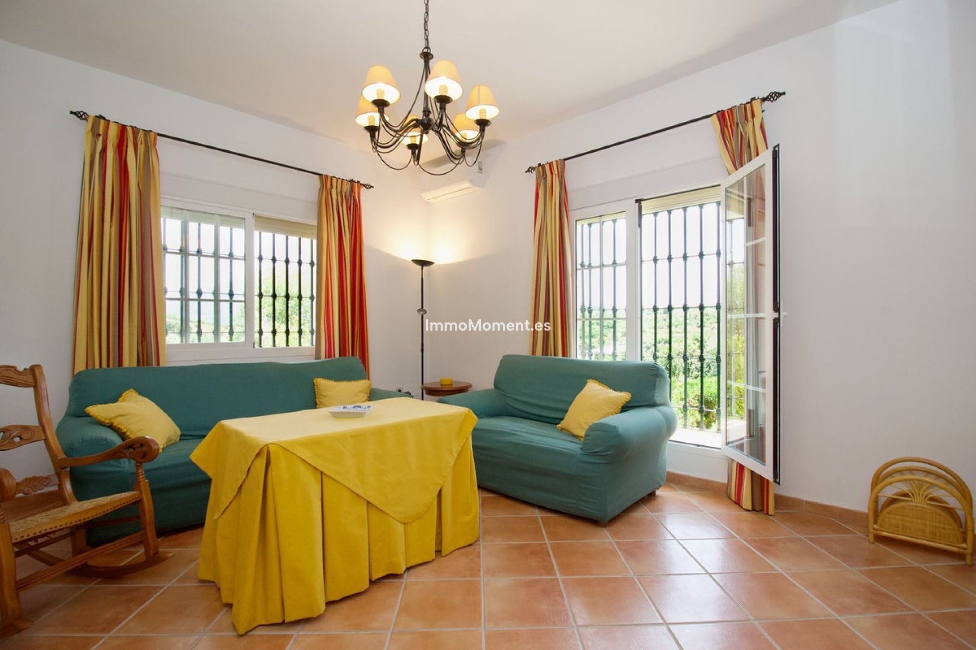 Wiederverkauf - Freistehende Villa -   Inländisch - Alhaurín el Grande Centro
