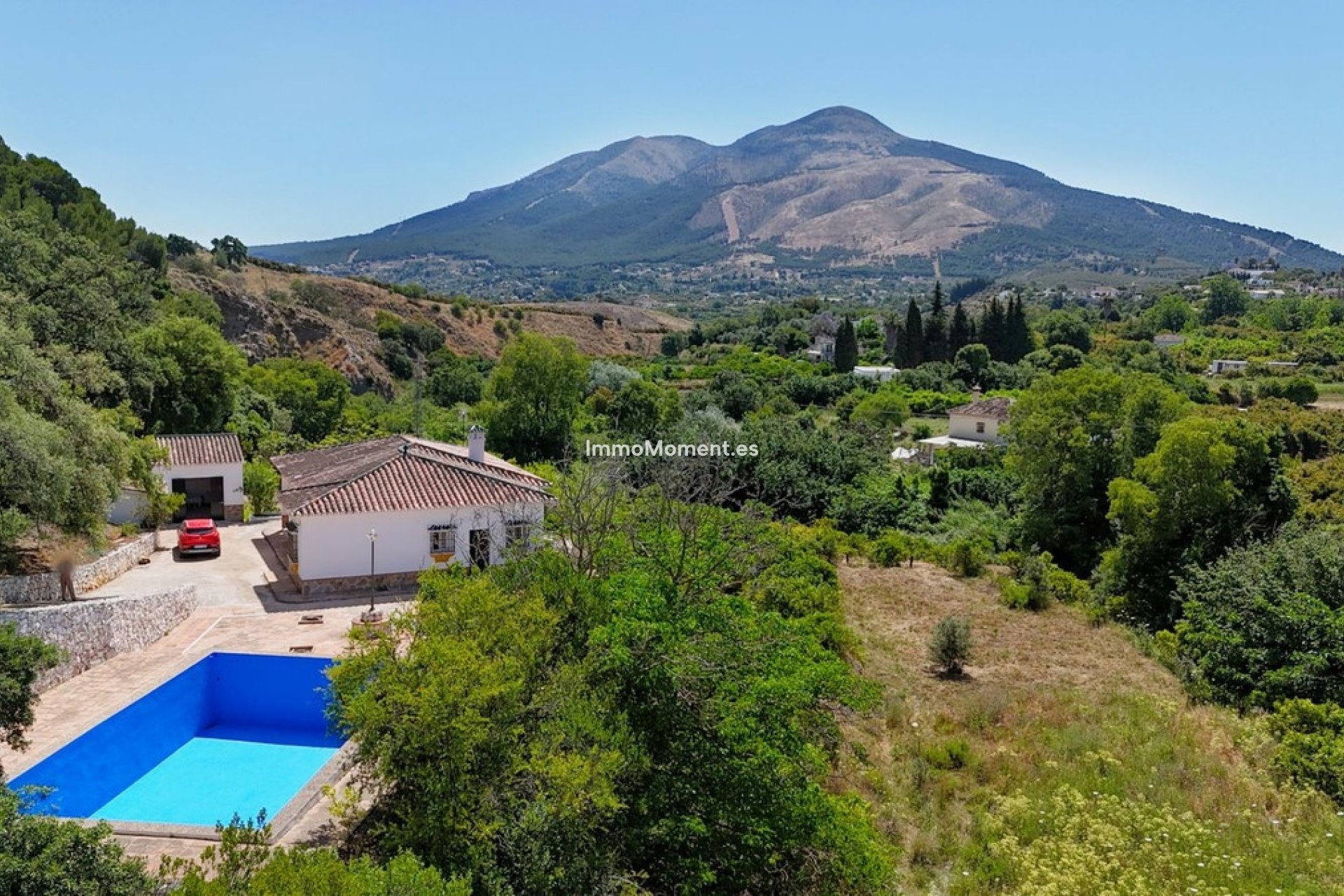 Wiederverkauf - Freistehende Villa -   Inländisch - Alhaurín el Grande Centro