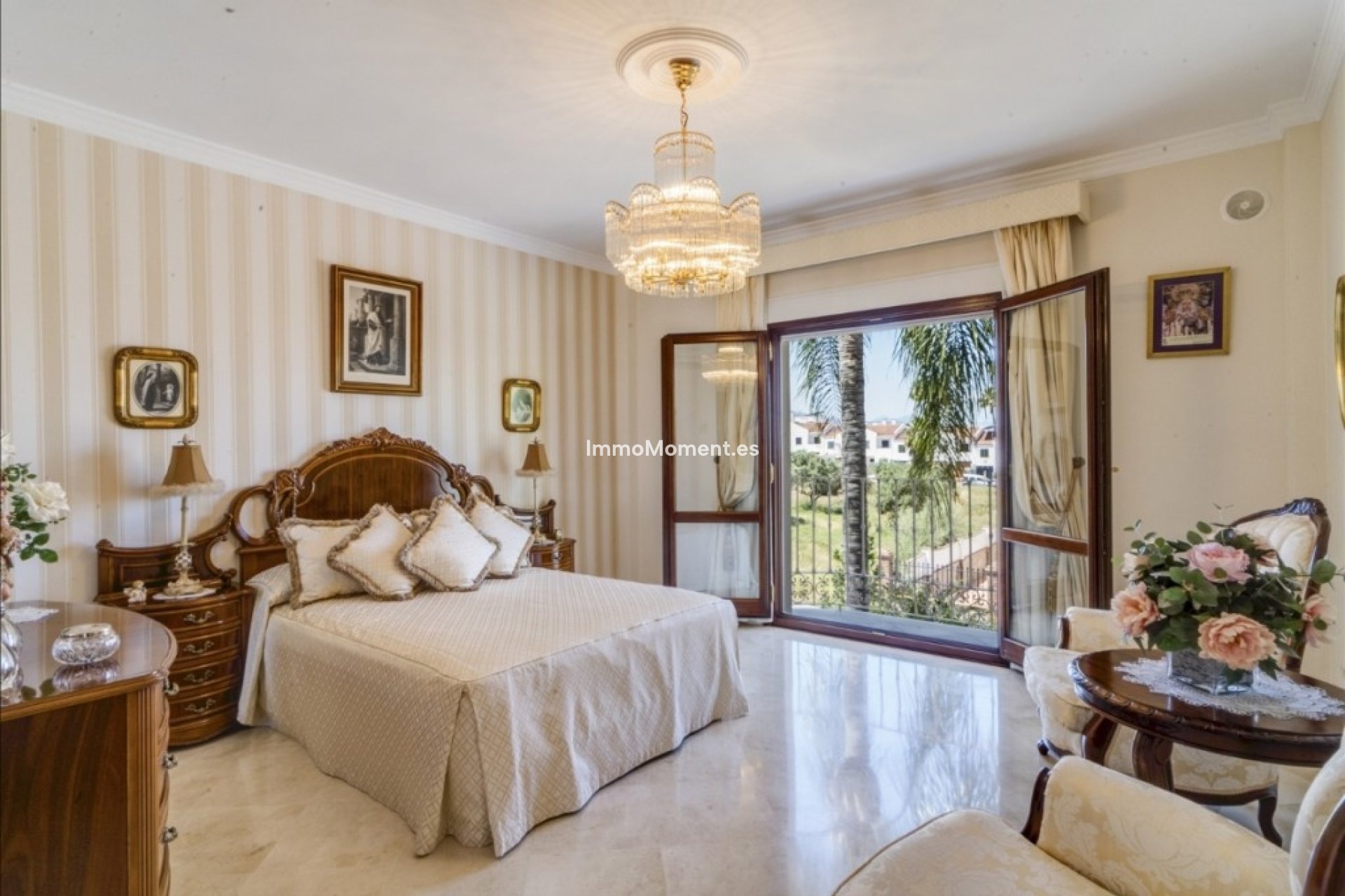 Wiederverkauf - Freistehende Villa -   Inländisch - Alhaurín el Grande Centro