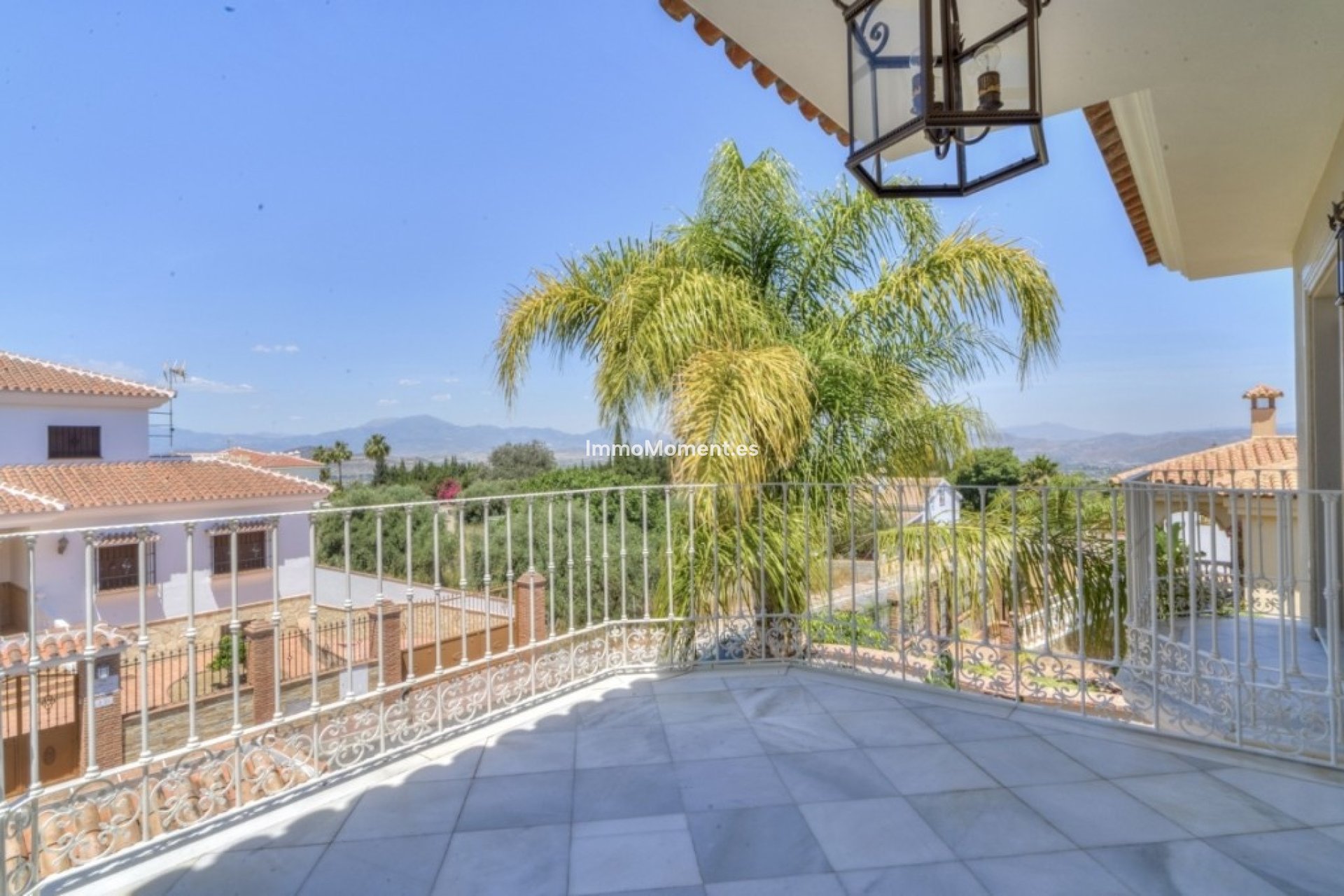 Wiederverkauf - Freistehende Villa -   Inländisch - Alhaurín el Grande Centro