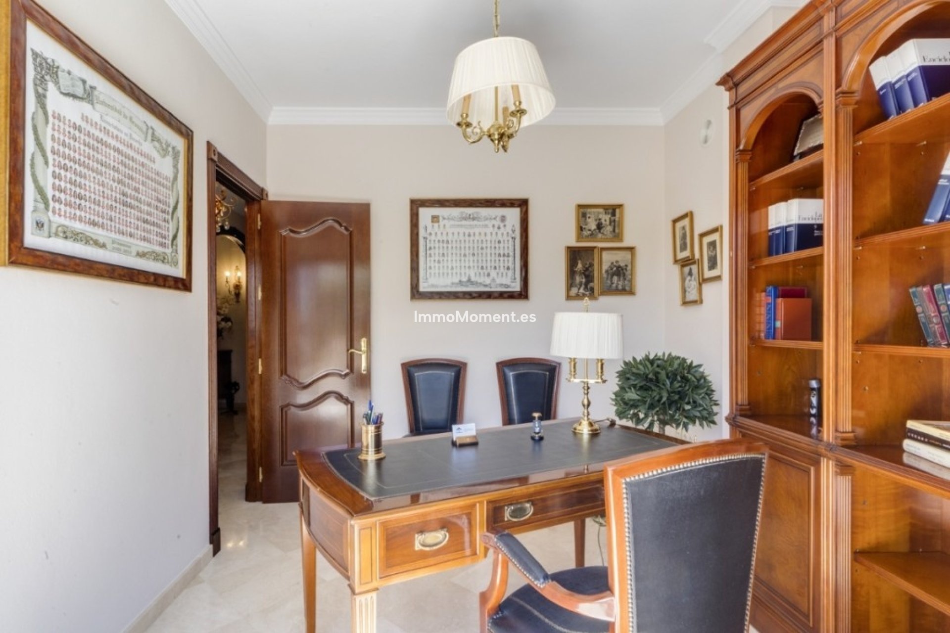 Wiederverkauf - Freistehende Villa -   Inländisch - Alhaurín el Grande Centro