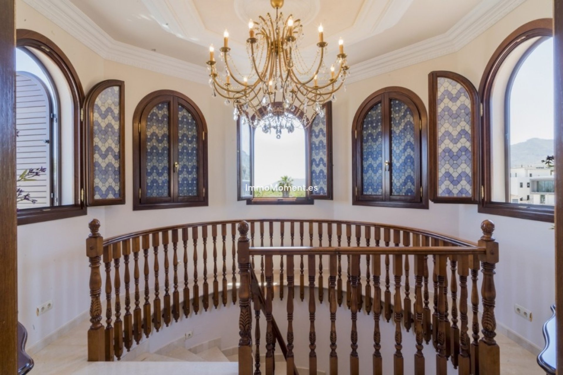 Wiederverkauf - Freistehende Villa -   Inländisch - Alhaurín el Grande Centro