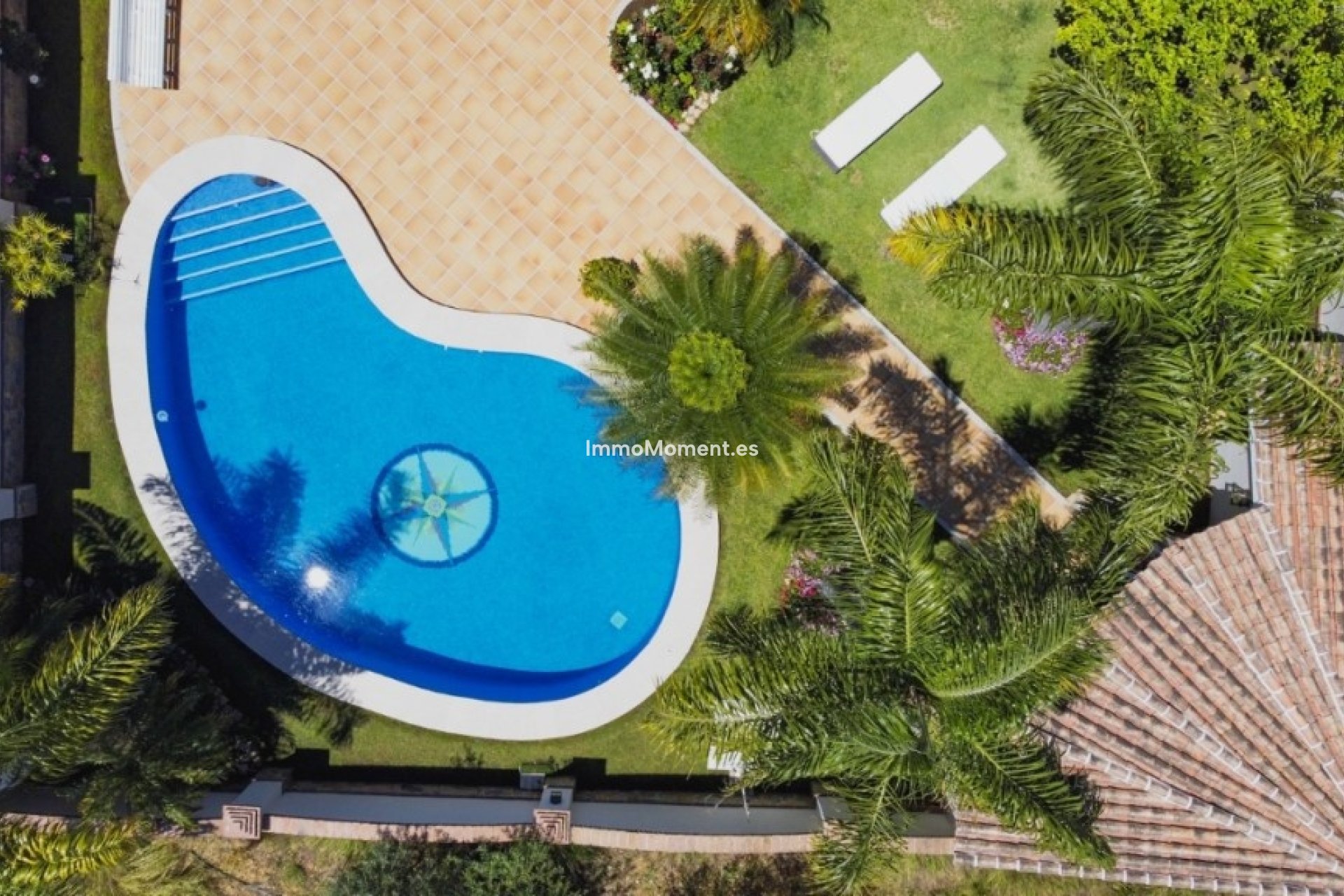Wiederverkauf - Freistehende Villa -   Inländisch - Alhaurín el Grande Centro