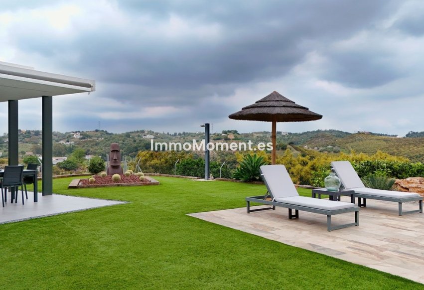 Wiederverkauf - Freistehende Villa -   Inländisch - Alhaurín el Grande Centro