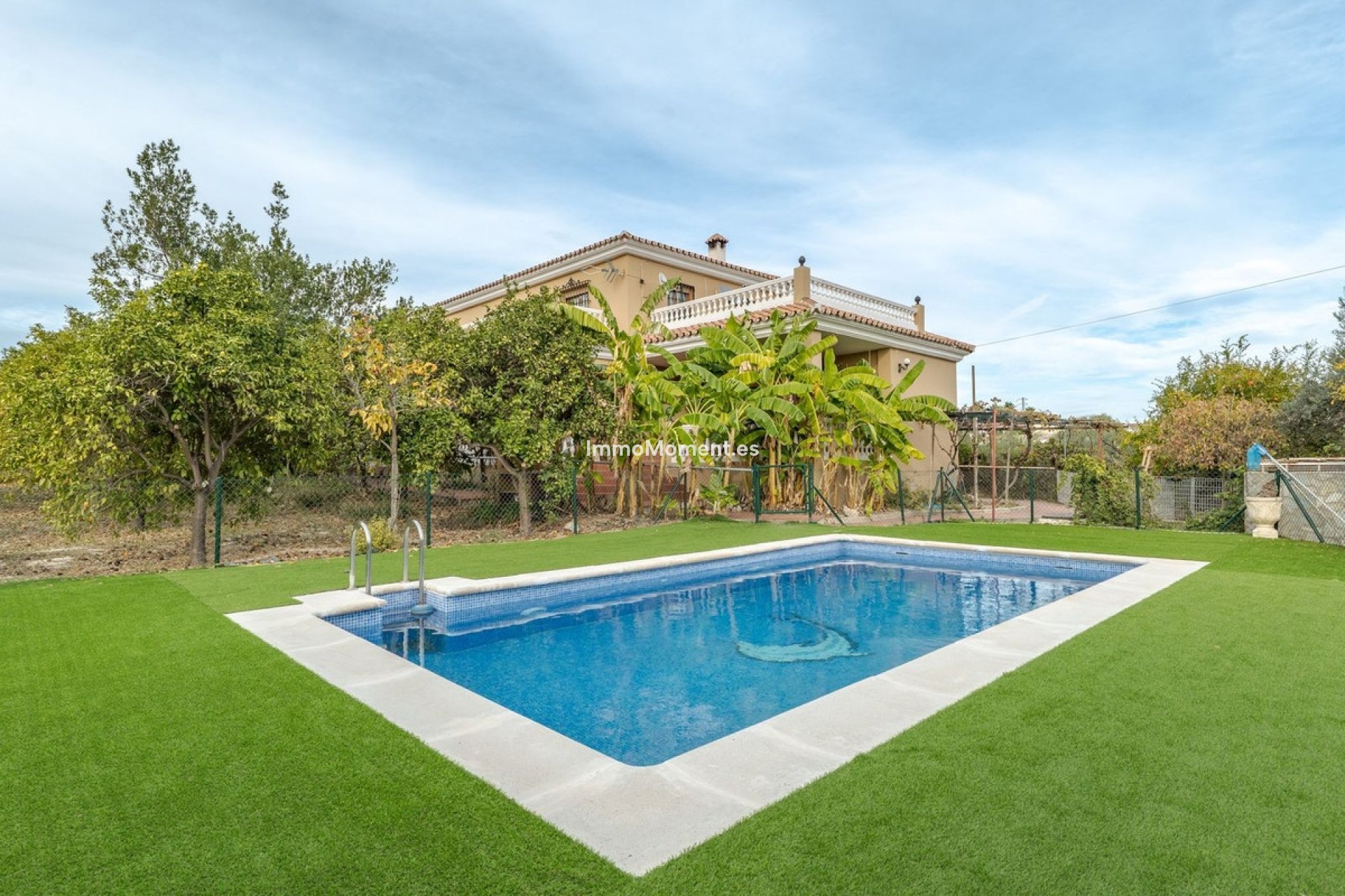 Wiederverkauf - Freistehende Villa -   Inländisch - Alhaurín el Grande Centro
