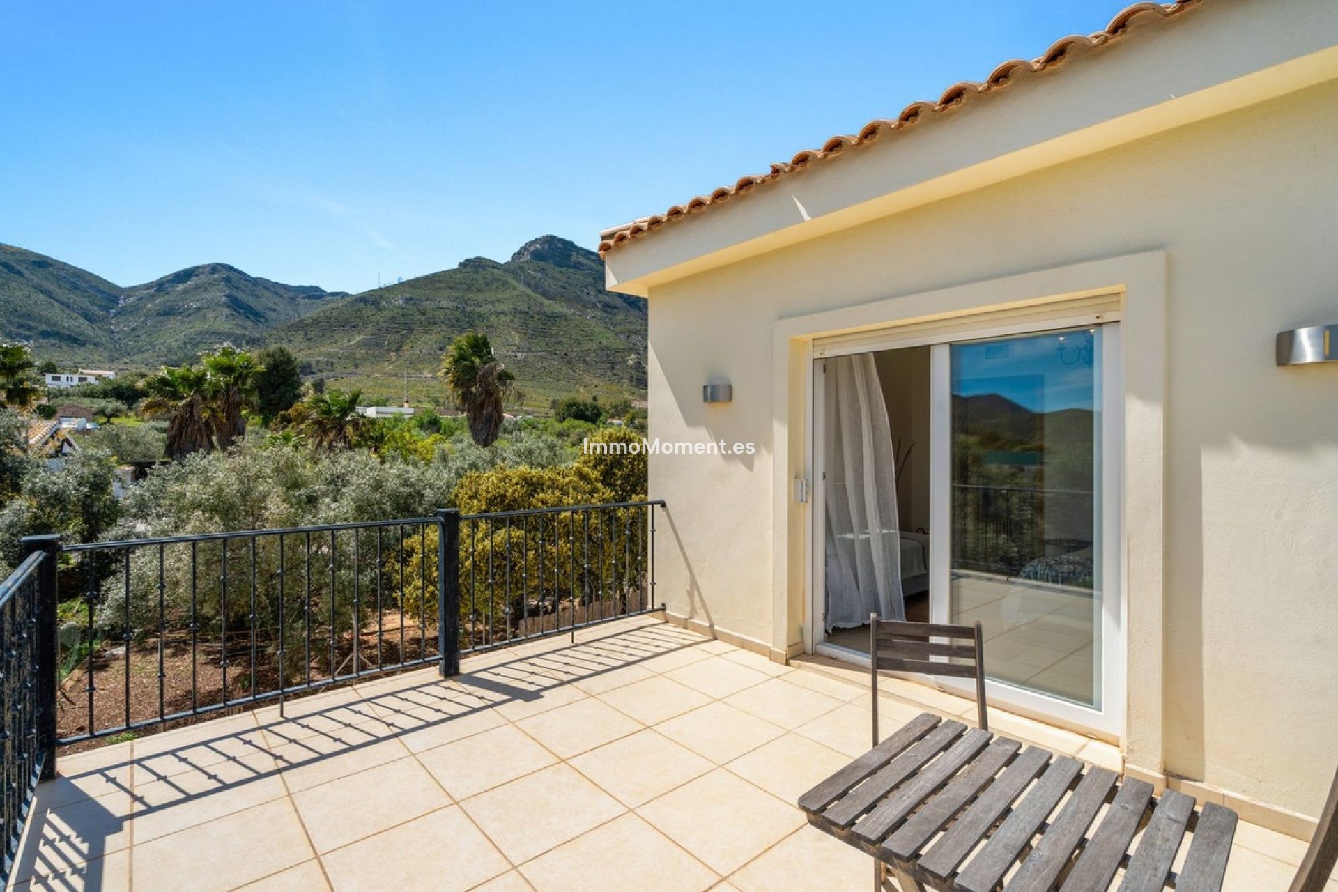 Wiederverkauf - Freistehende Villa -   Inländisch - Alhaurín el Grande Centro