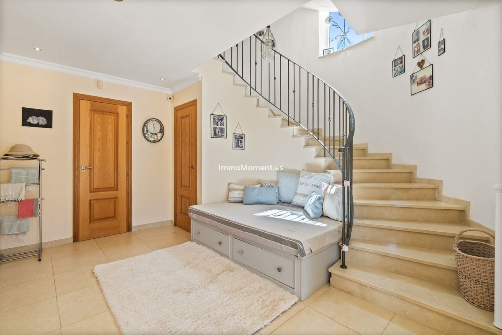 Wiederverkauf - Freistehende Villa -   Inländisch - Alhaurín el Grande Centro
