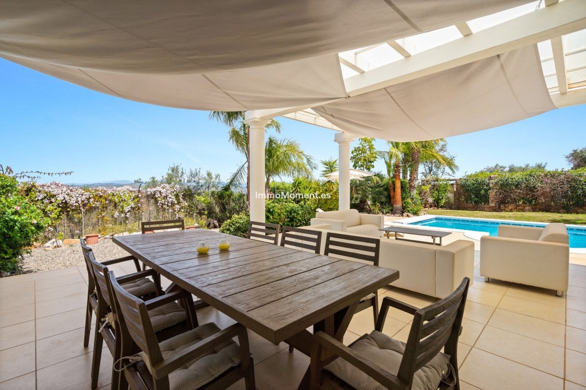 Wiederverkauf - Freistehende Villa -   Inländisch - Alhaurín el Grande Centro