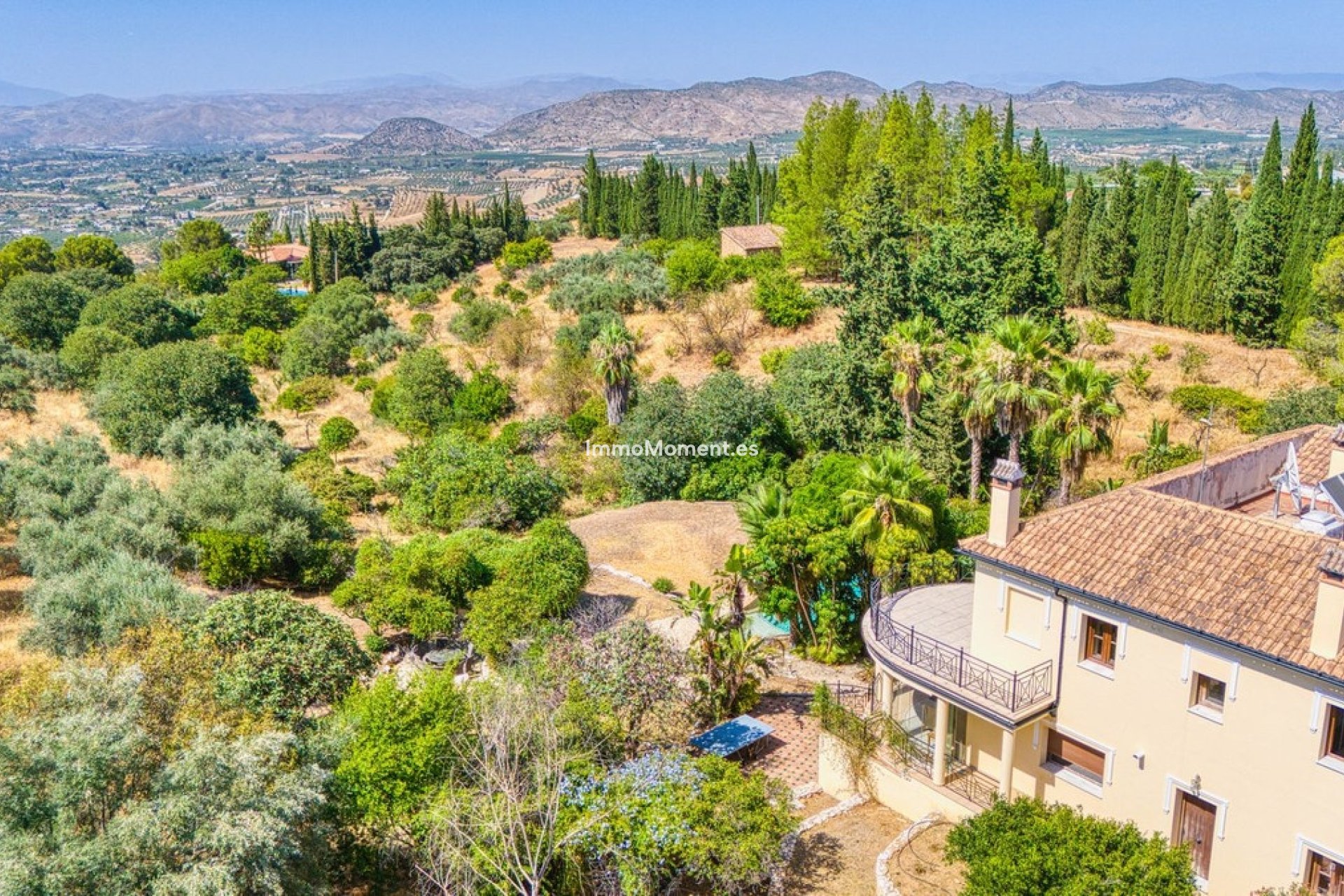 Wiederverkauf - Freistehende Villa -   Inländisch - Alhaurín el Grande Centro