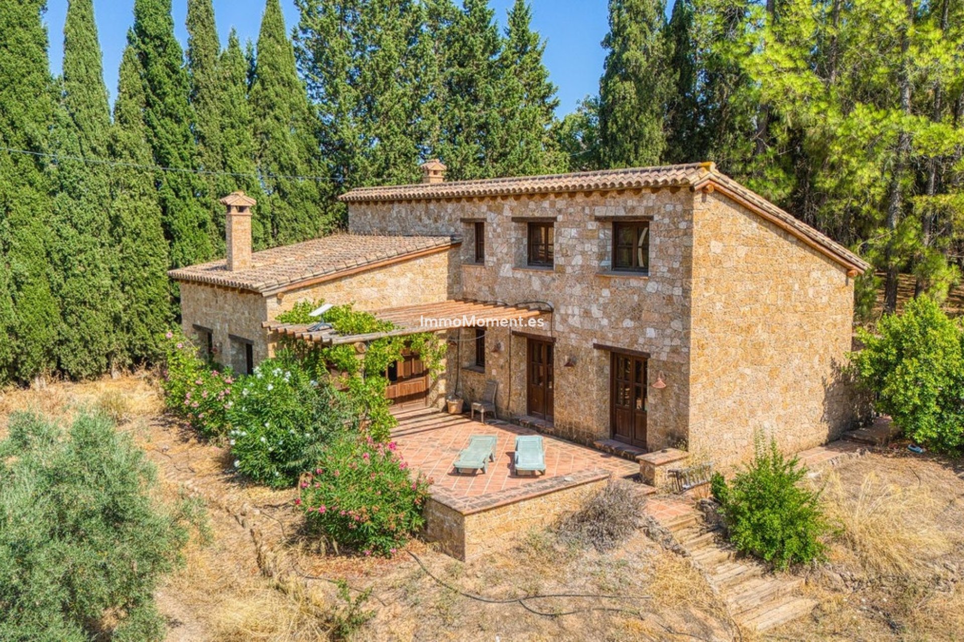Wiederverkauf - Freistehende Villa -   Inländisch - Alhaurín el Grande Centro