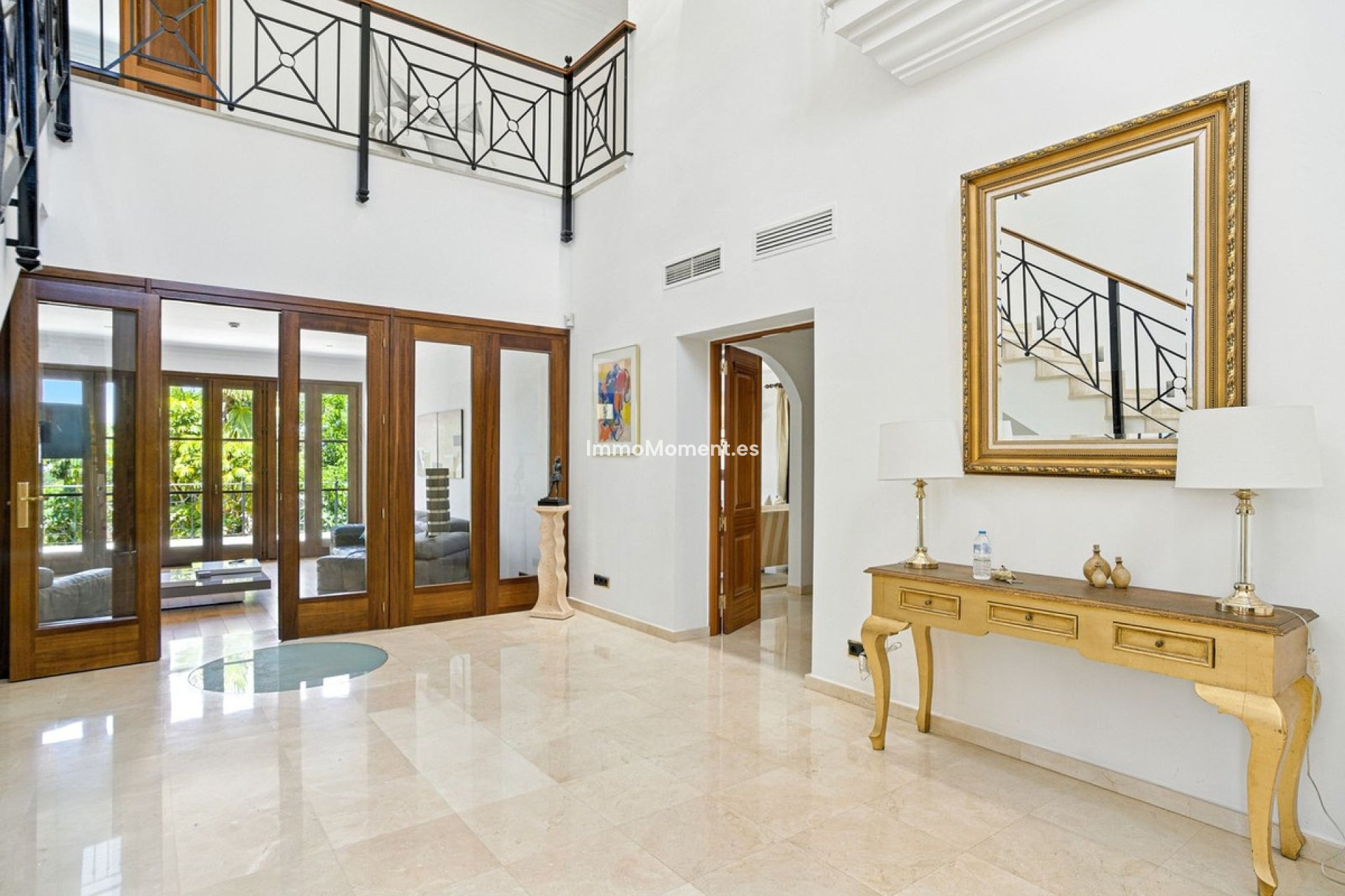 Wiederverkauf - Freistehende Villa -   Inländisch - Alhaurín el Grande Centro