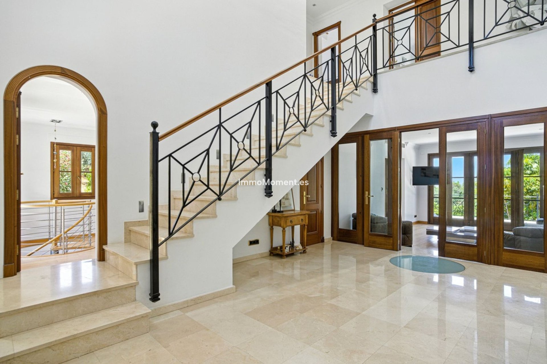 Wiederverkauf - Freistehende Villa -   Inländisch - Alhaurín el Grande Centro