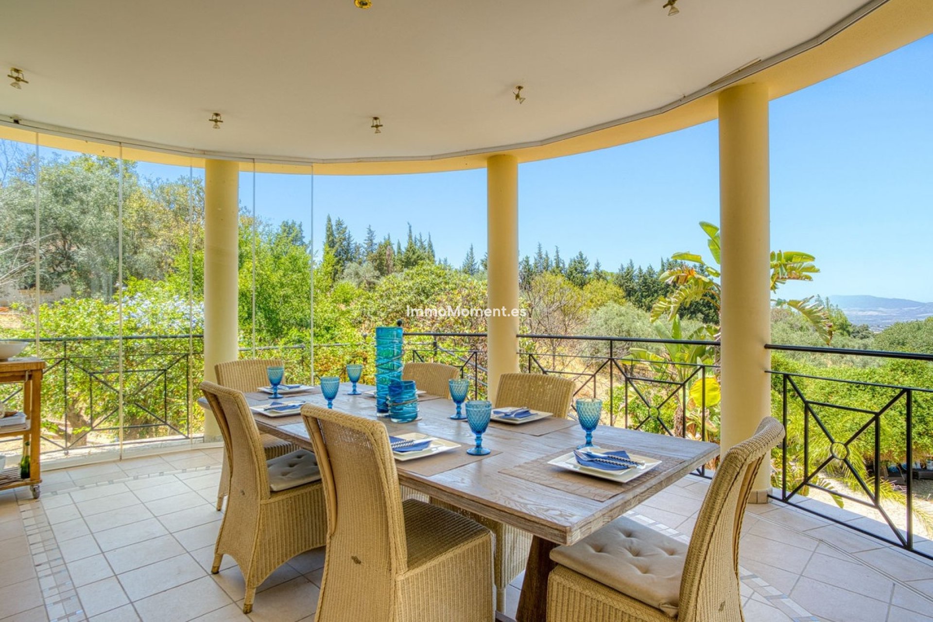Wiederverkauf - Freistehende Villa -   Inländisch - Alhaurín el Grande Centro