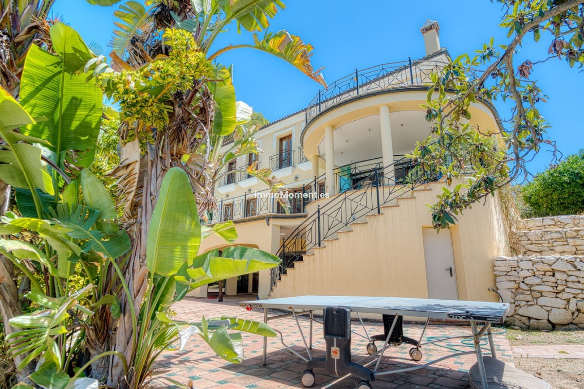 Wiederverkauf - Freistehende Villa -   Inländisch - Alhaurín el Grande Centro