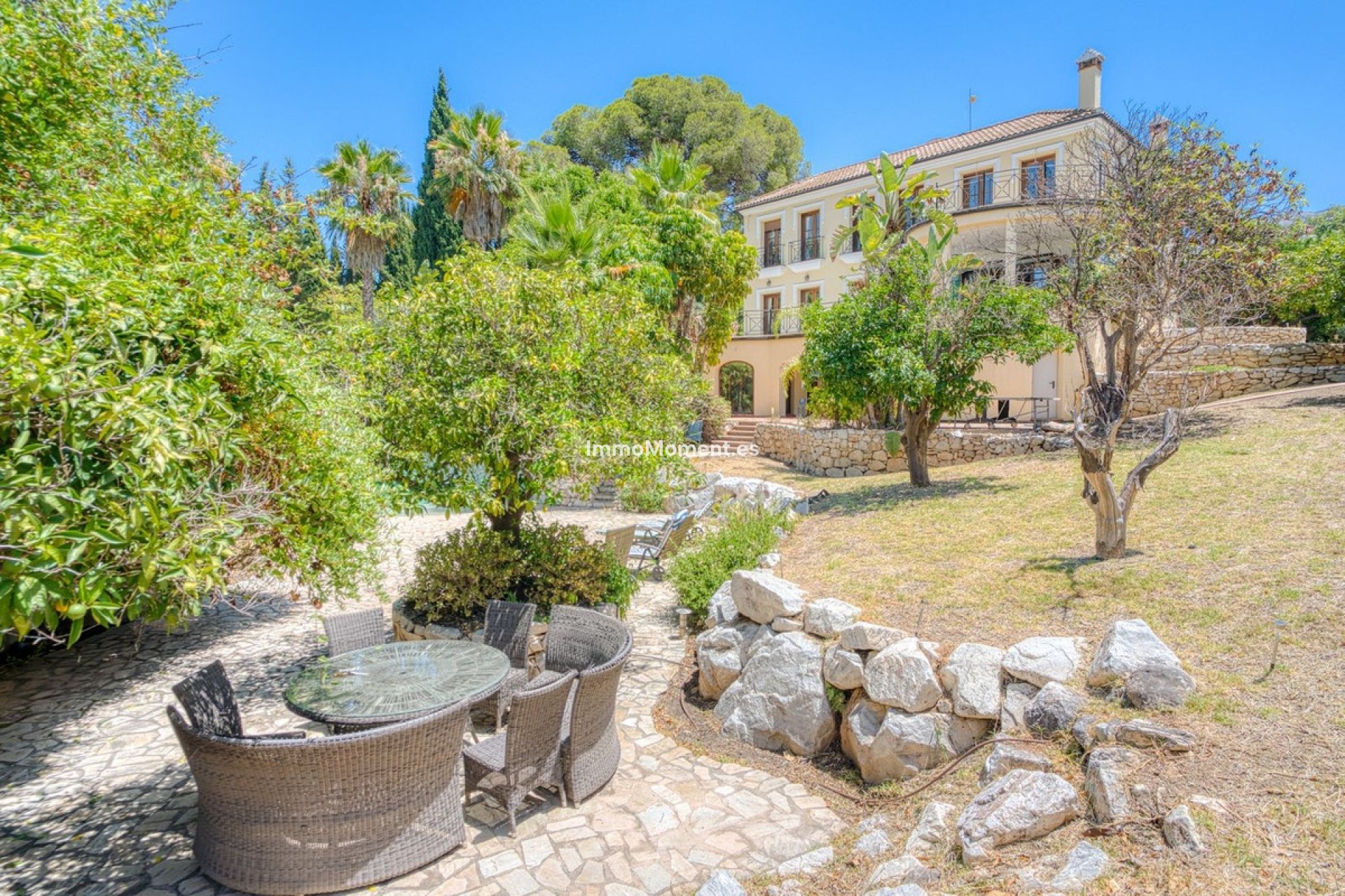 Wiederverkauf - Freistehende Villa -   Inländisch - Alhaurín el Grande Centro