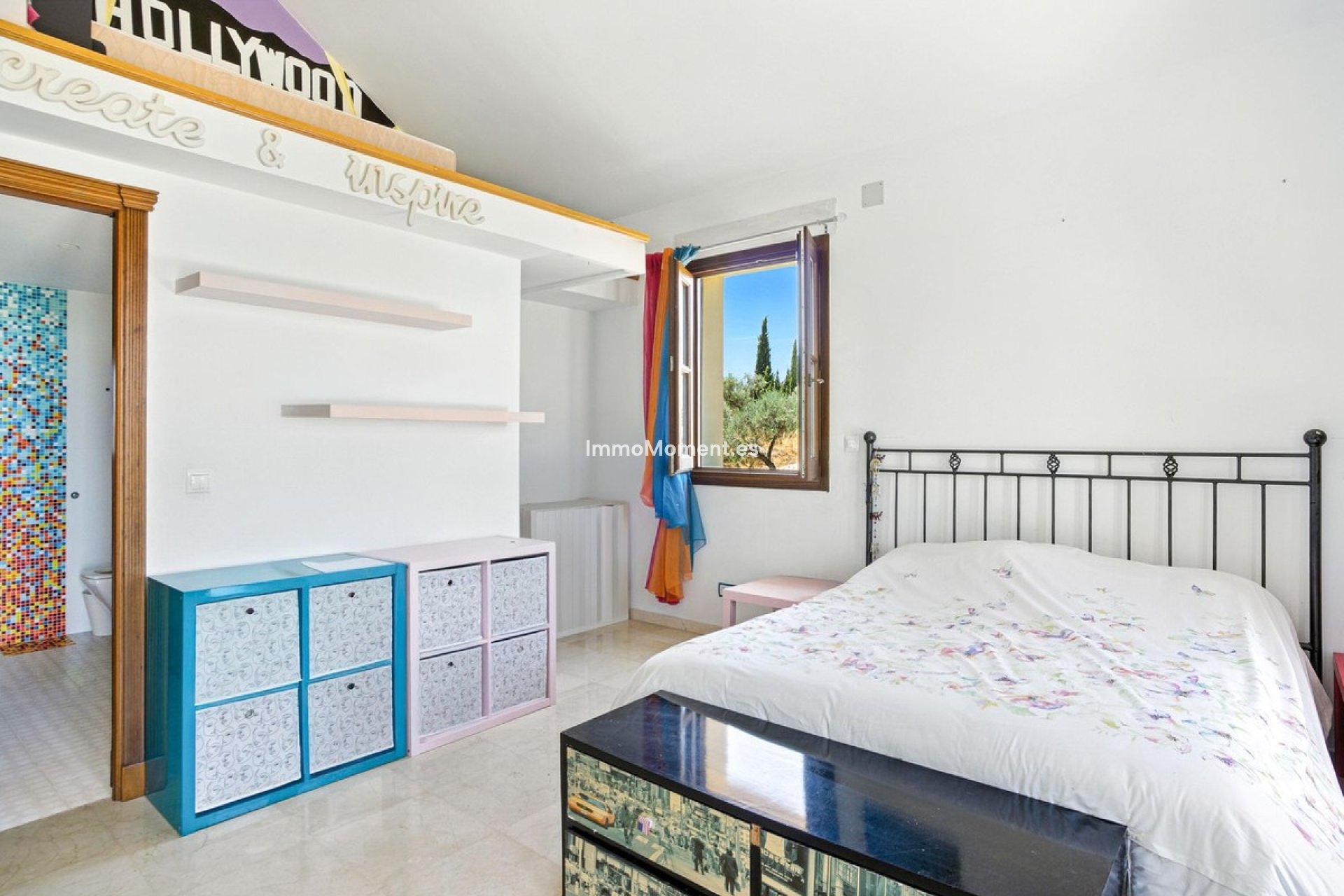 Wiederverkauf - Freistehende Villa -   Inländisch - Alhaurín el Grande Centro