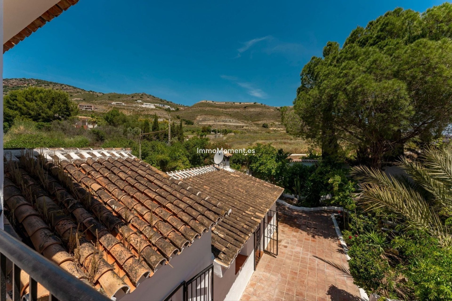 Wiederverkauf - Freistehende Villa -   Inländisch - Alhaurín el Grande Centro