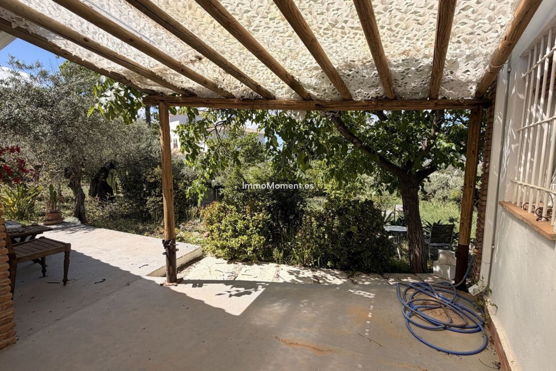 Wiederverkauf - Freistehende Villa -   Inländisch - Alhaurín el Grande Centro