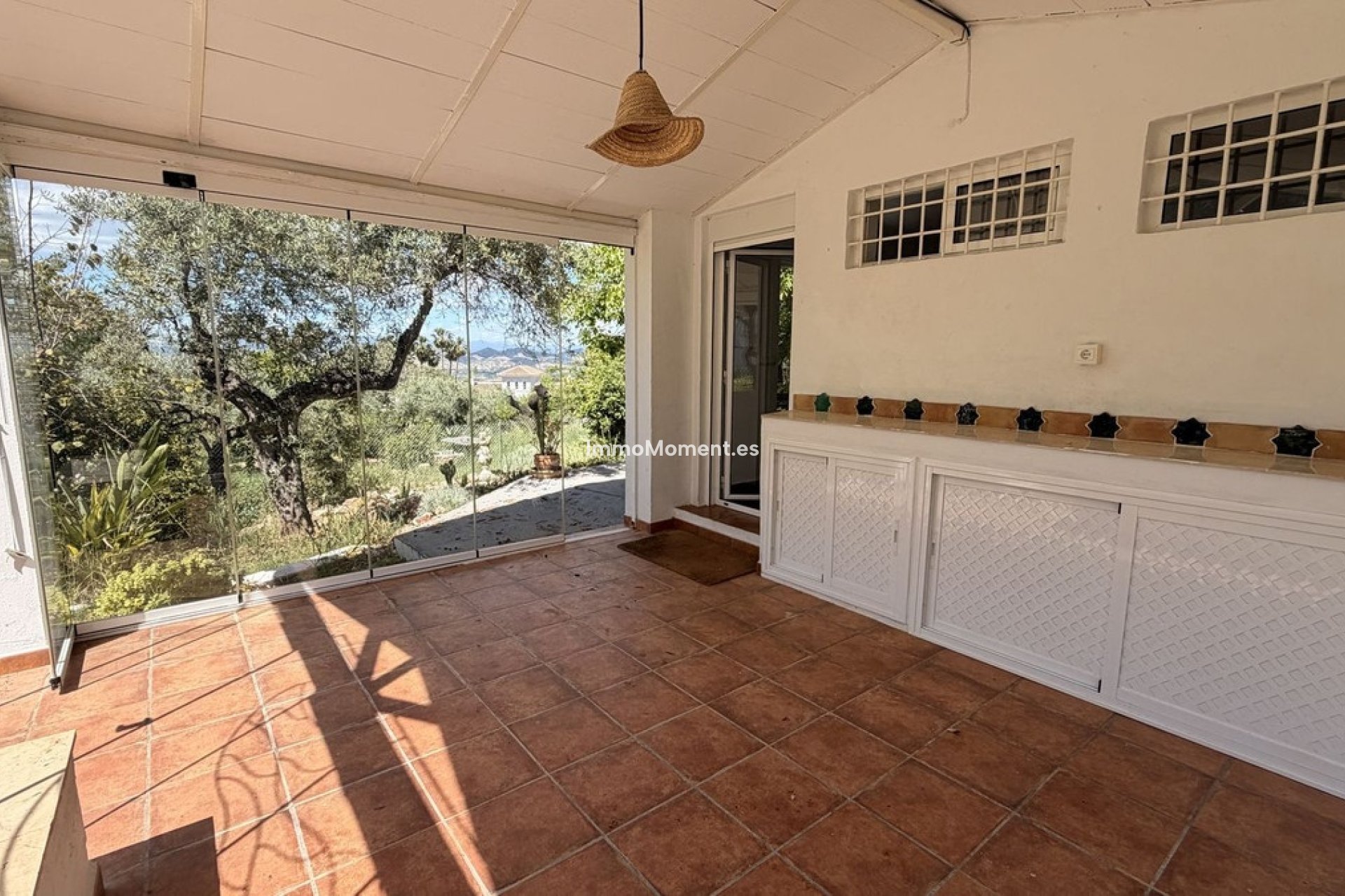 Wiederverkauf - Freistehende Villa -   Inländisch - Alhaurín el Grande Centro