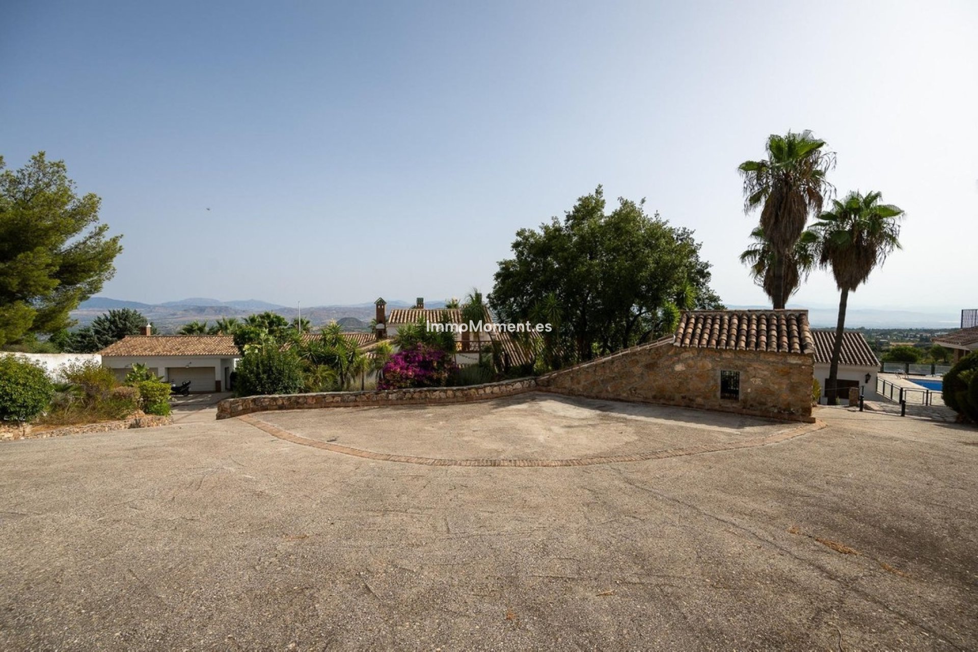Wiederverkauf - Freistehende Villa -   Inländisch - Alhaurín el Grande Centro