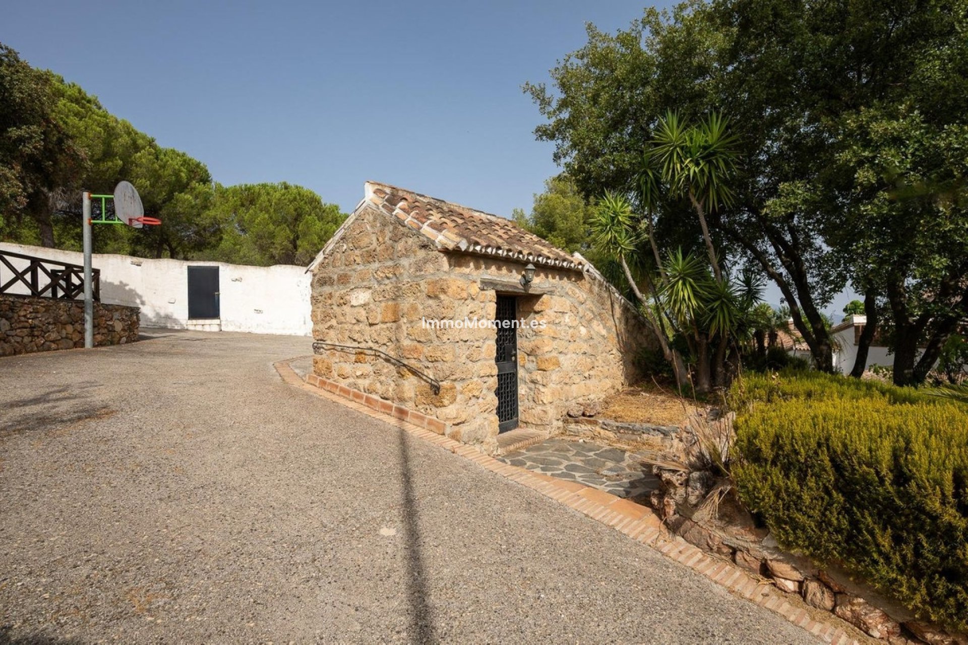 Wiederverkauf - Freistehende Villa -   Inländisch - Alhaurín el Grande Centro