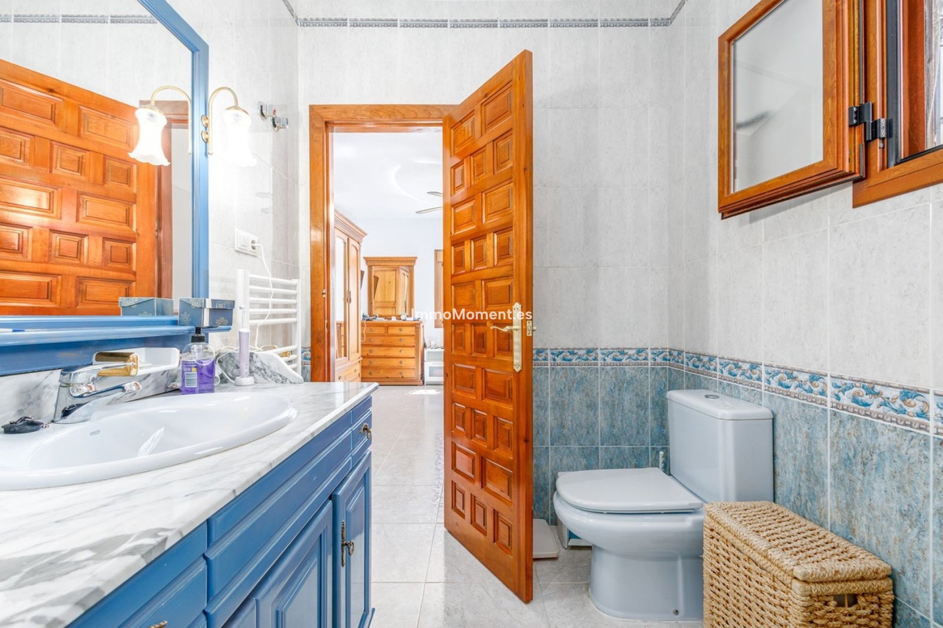 Wiederverkauf - Freistehende Villa -   Inländisch - Alhaurín el Grande Centro