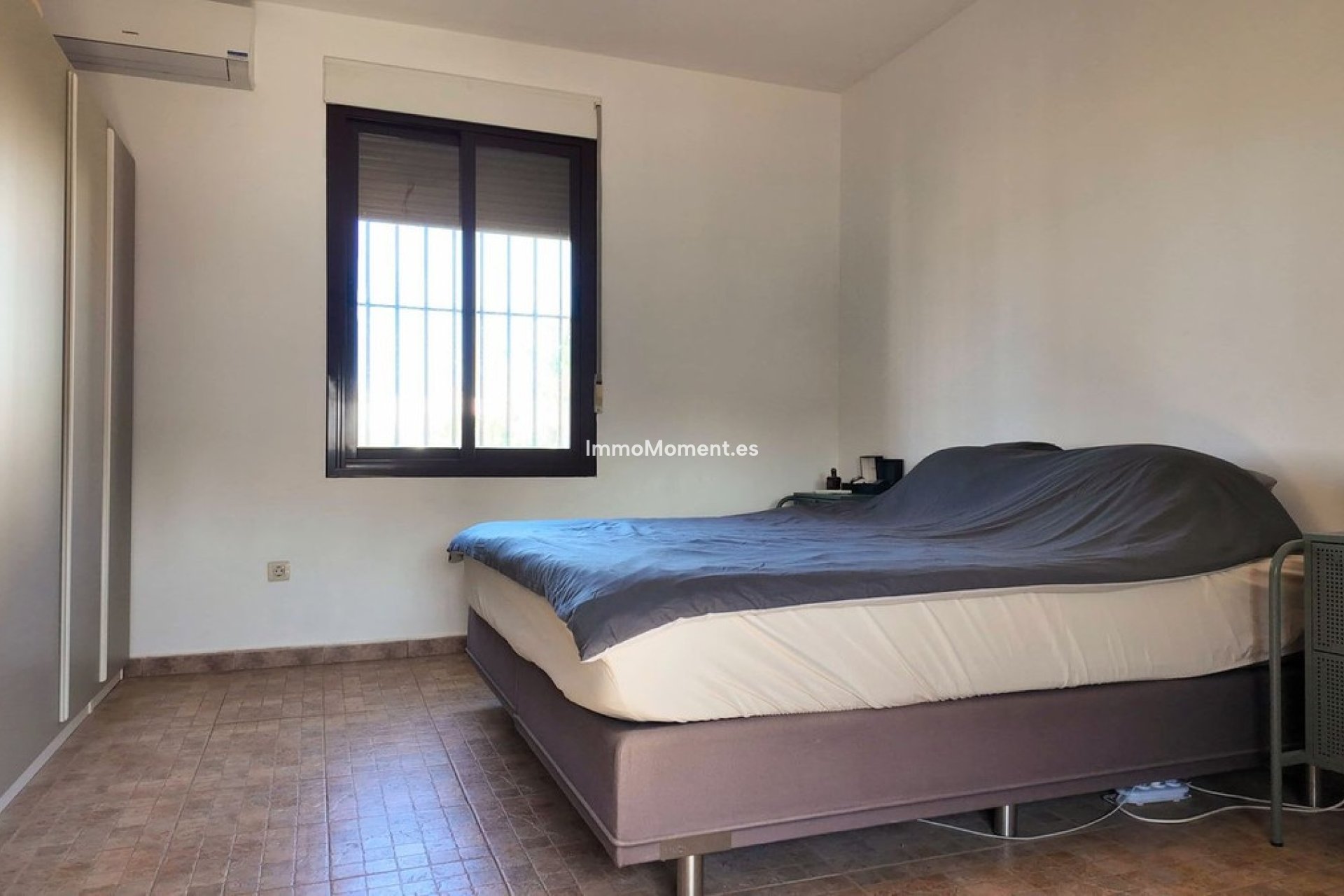 Wiederverkauf - Freistehende Villa -   Inländisch - Alhaurín el Grande Centro