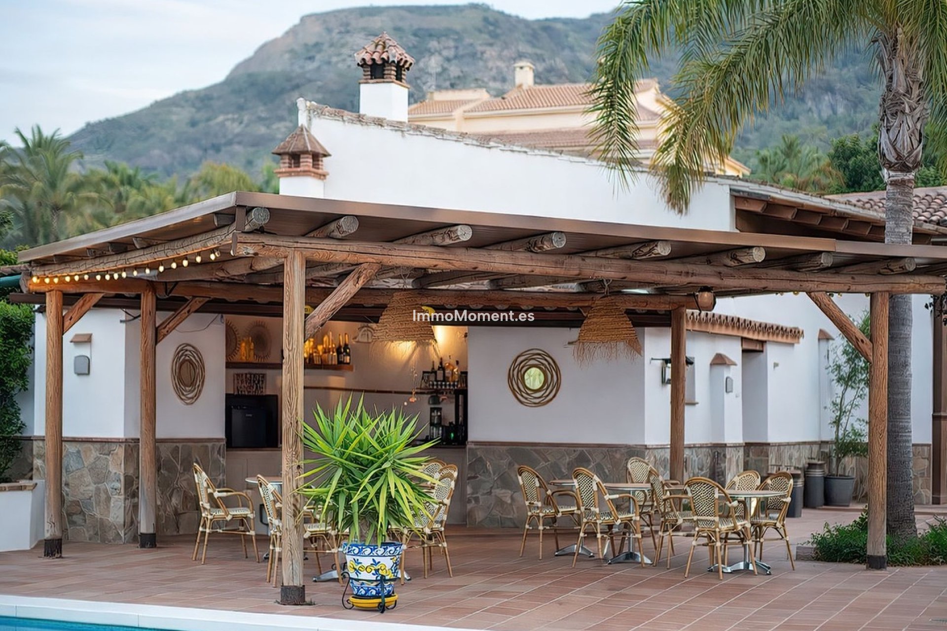 Wiederverkauf - Freistehende Villa -   Inländisch - Alhaurín el Grande Centro